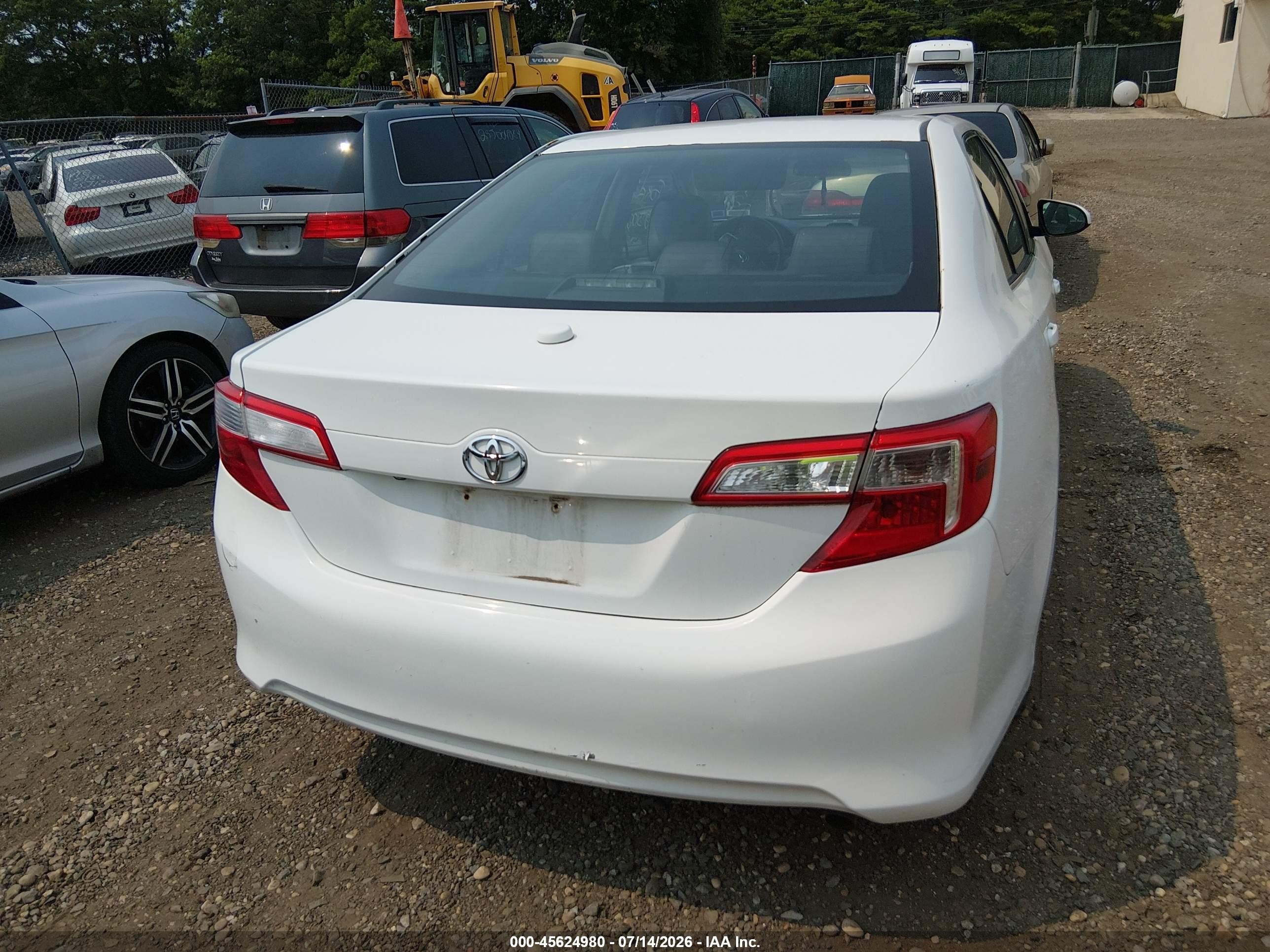 2014 Toyota Camry L White vin: 4T1BF1FK3EU865756