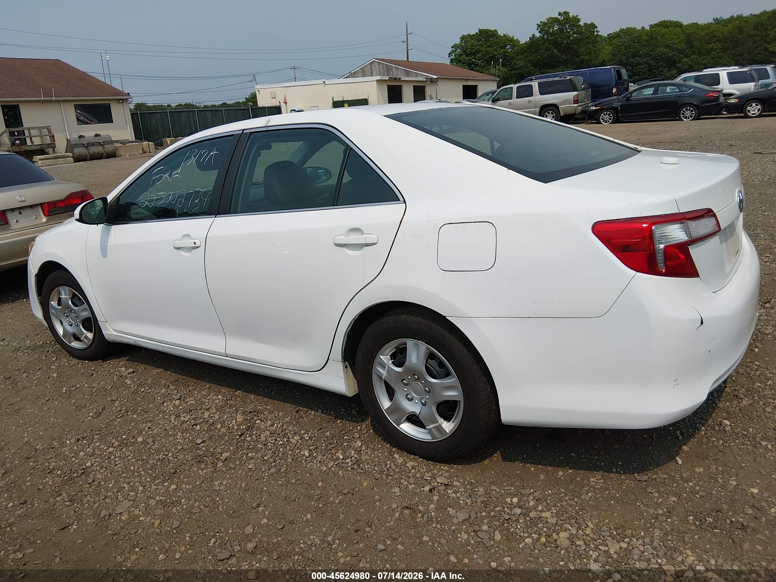 2014 Toyota Camry L White vin: 4T1BF1FK3EU865756