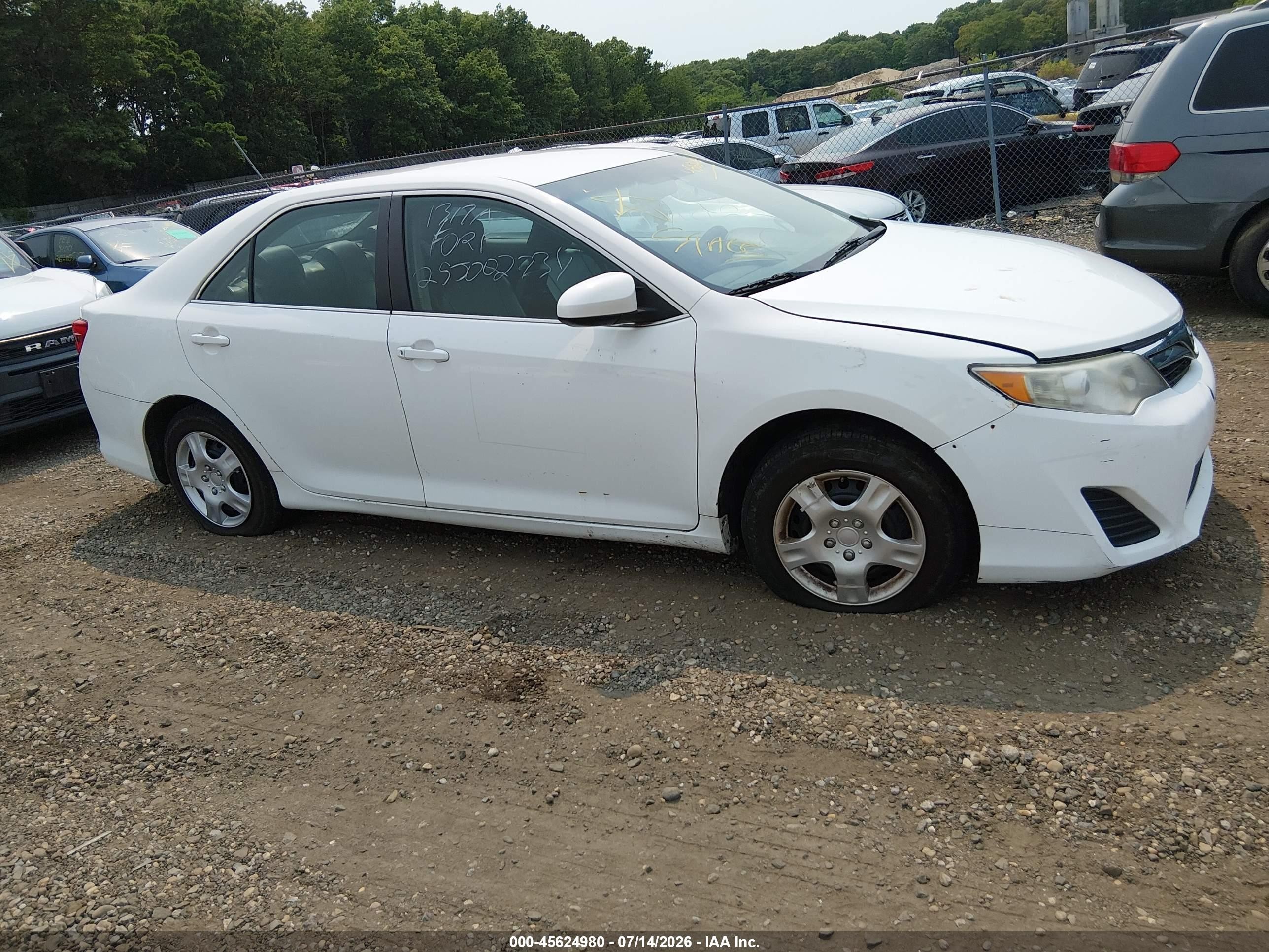 2014 Toyota Camry L White vin: 4T1BF1FK3EU865756