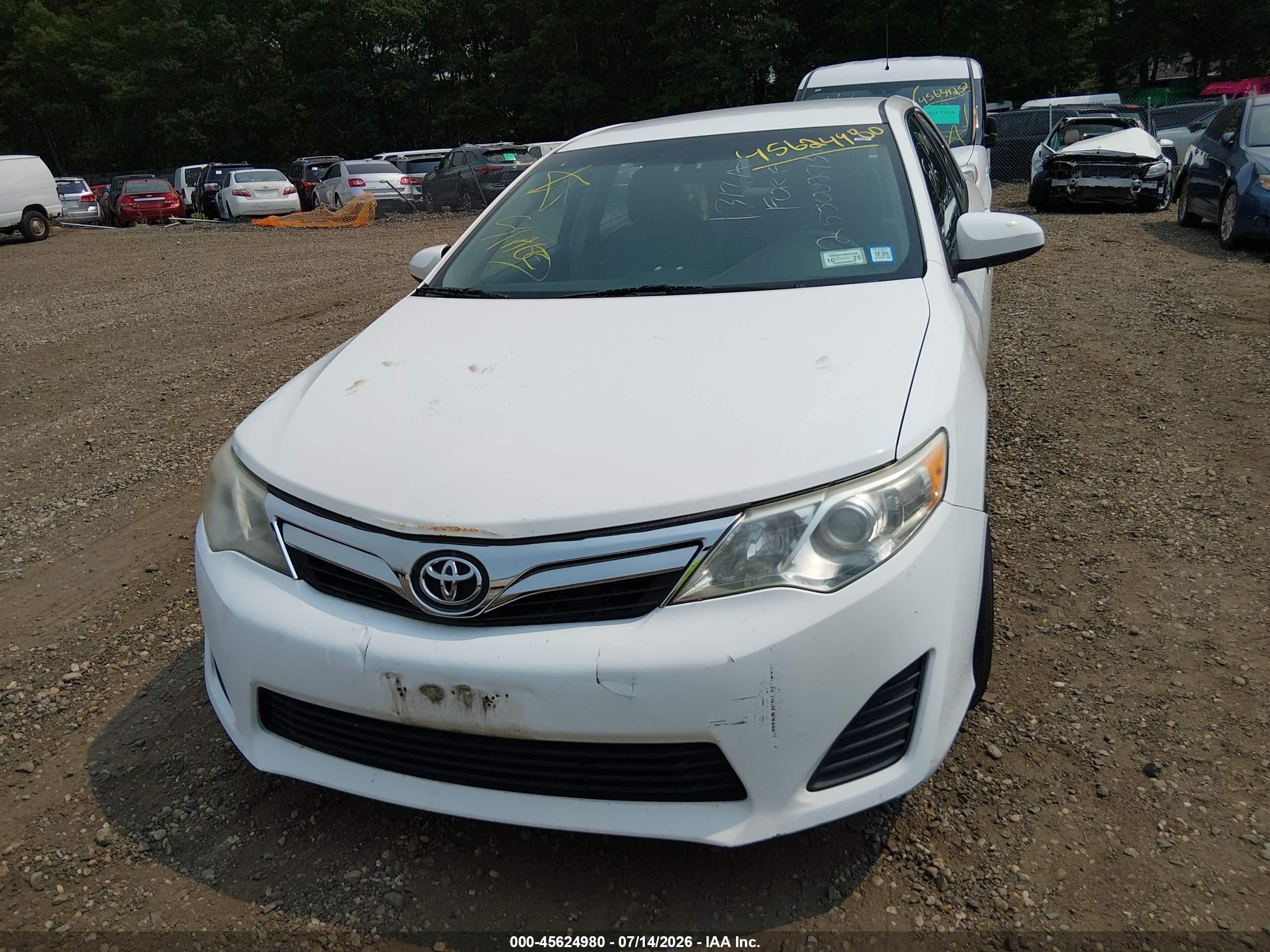 2014 Toyota Camry L White vin: 4T1BF1FK3EU865756