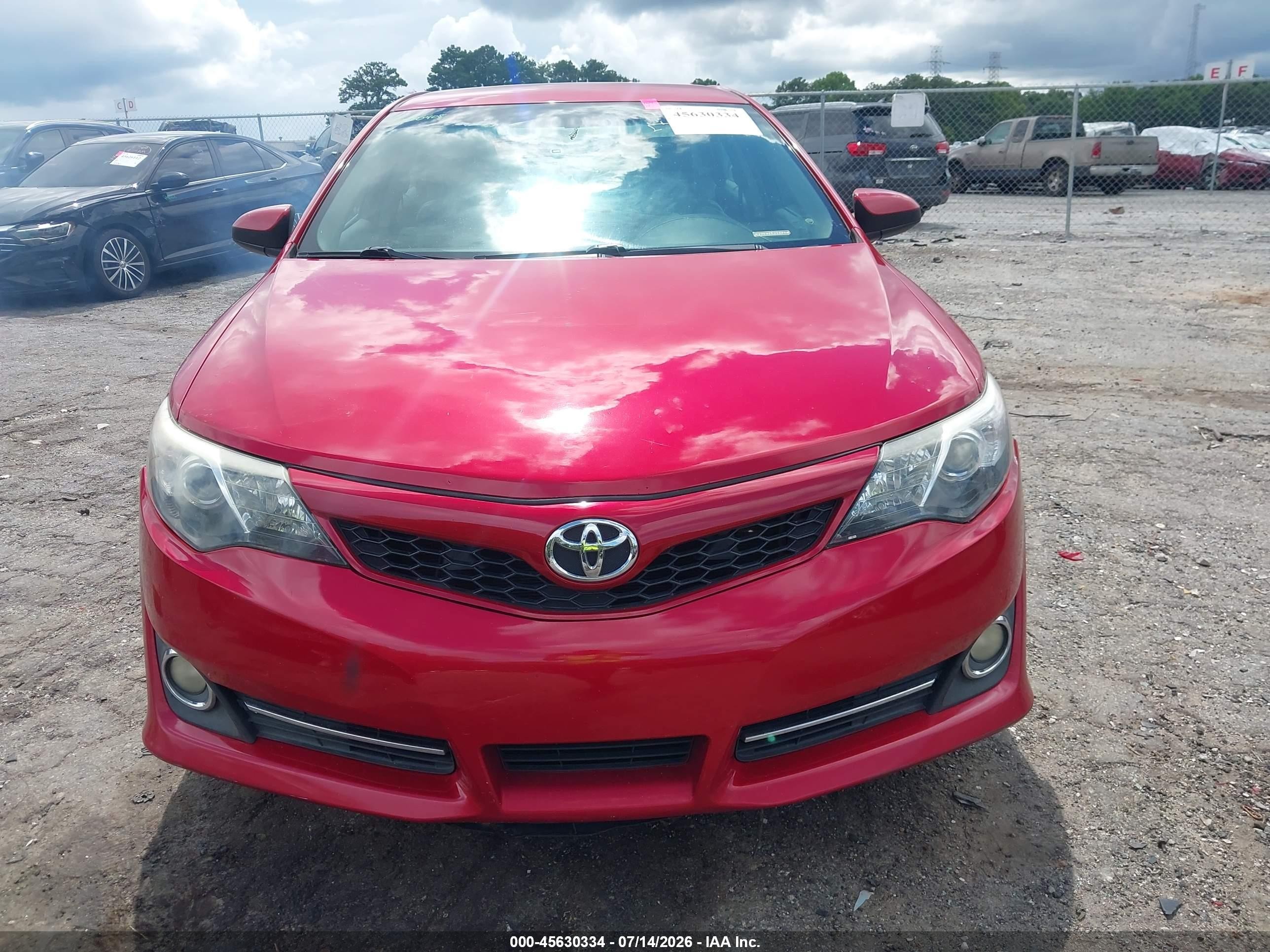 2014 Toyota Camry Se Red vin: 4T1BF1FK3EU870701
