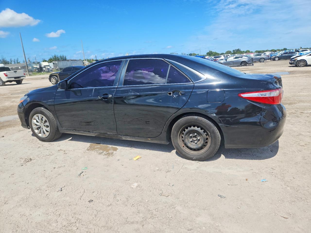 2015 Toyota Camry Le Black vin: 4T1BF1FK3FU001940