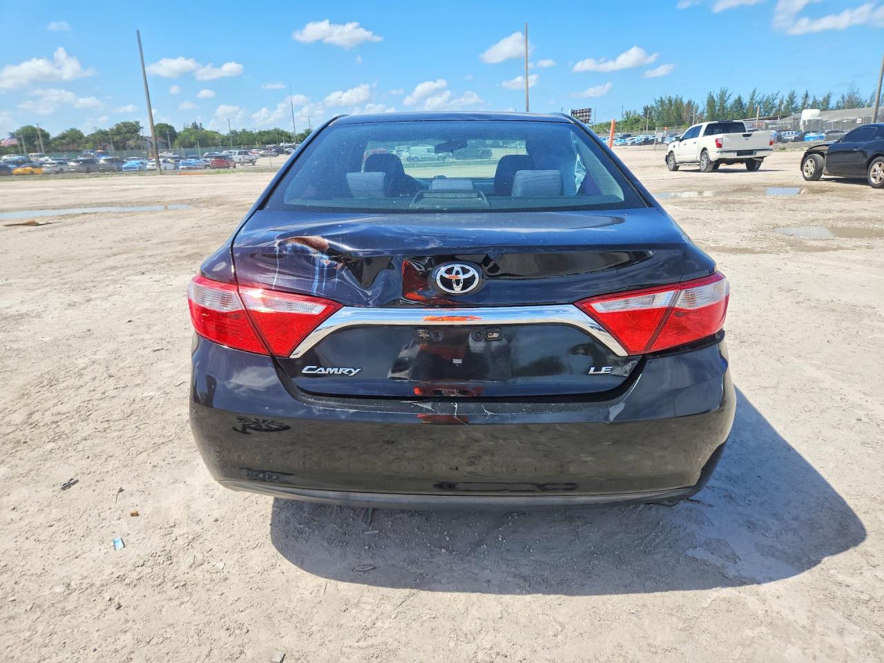 2015 Toyota Camry Le Black vin: 4T1BF1FK3FU001940