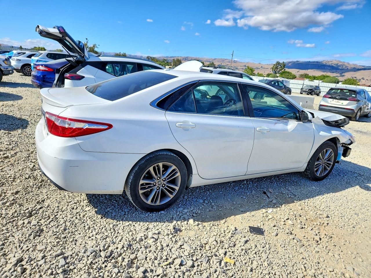 2015 Toyota Camry Se White vin: 4T1BF1FK3FU007964