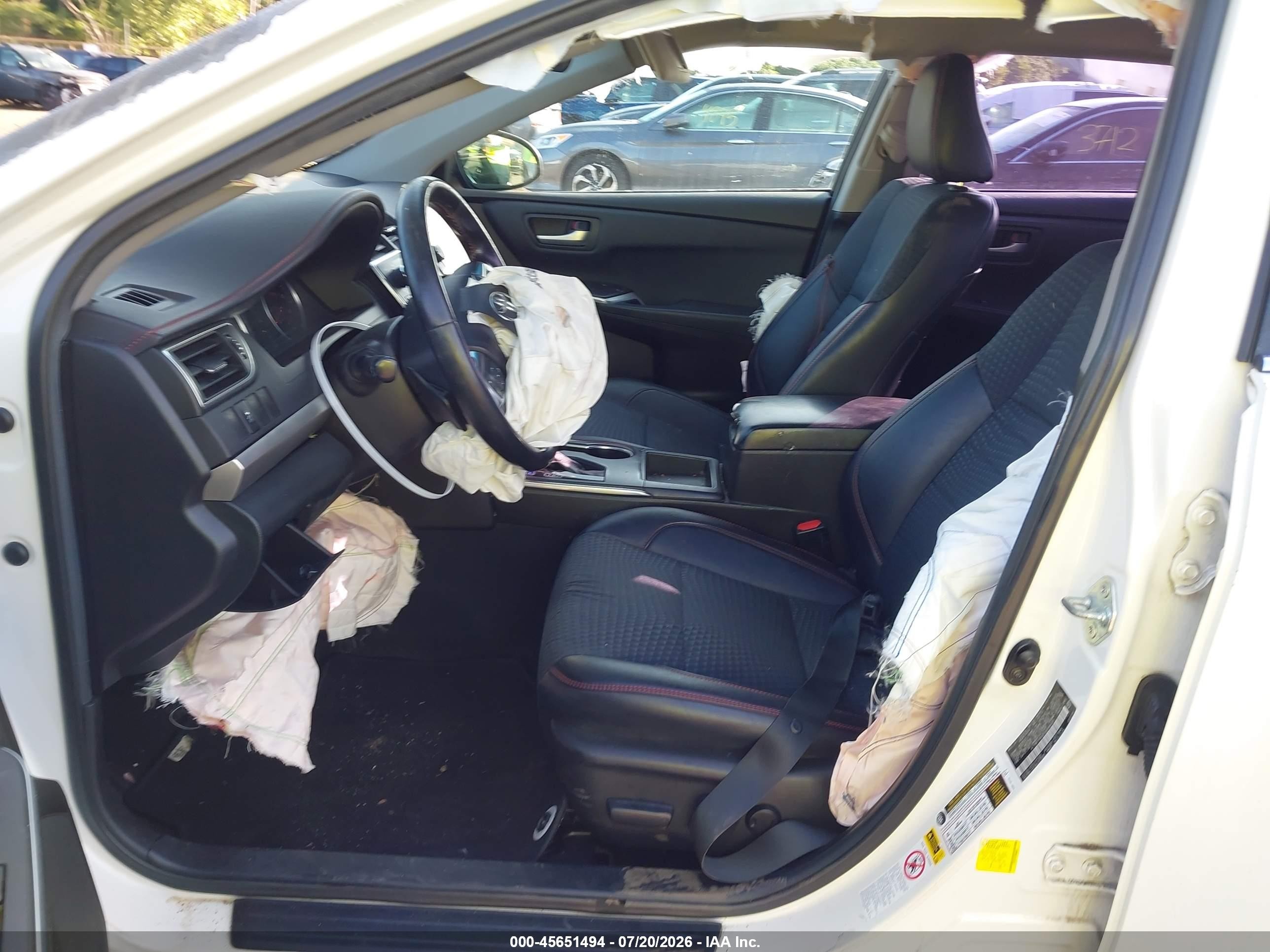 2015 Toyota Camry Se White vin: 4T1BF1FK3FU048420
