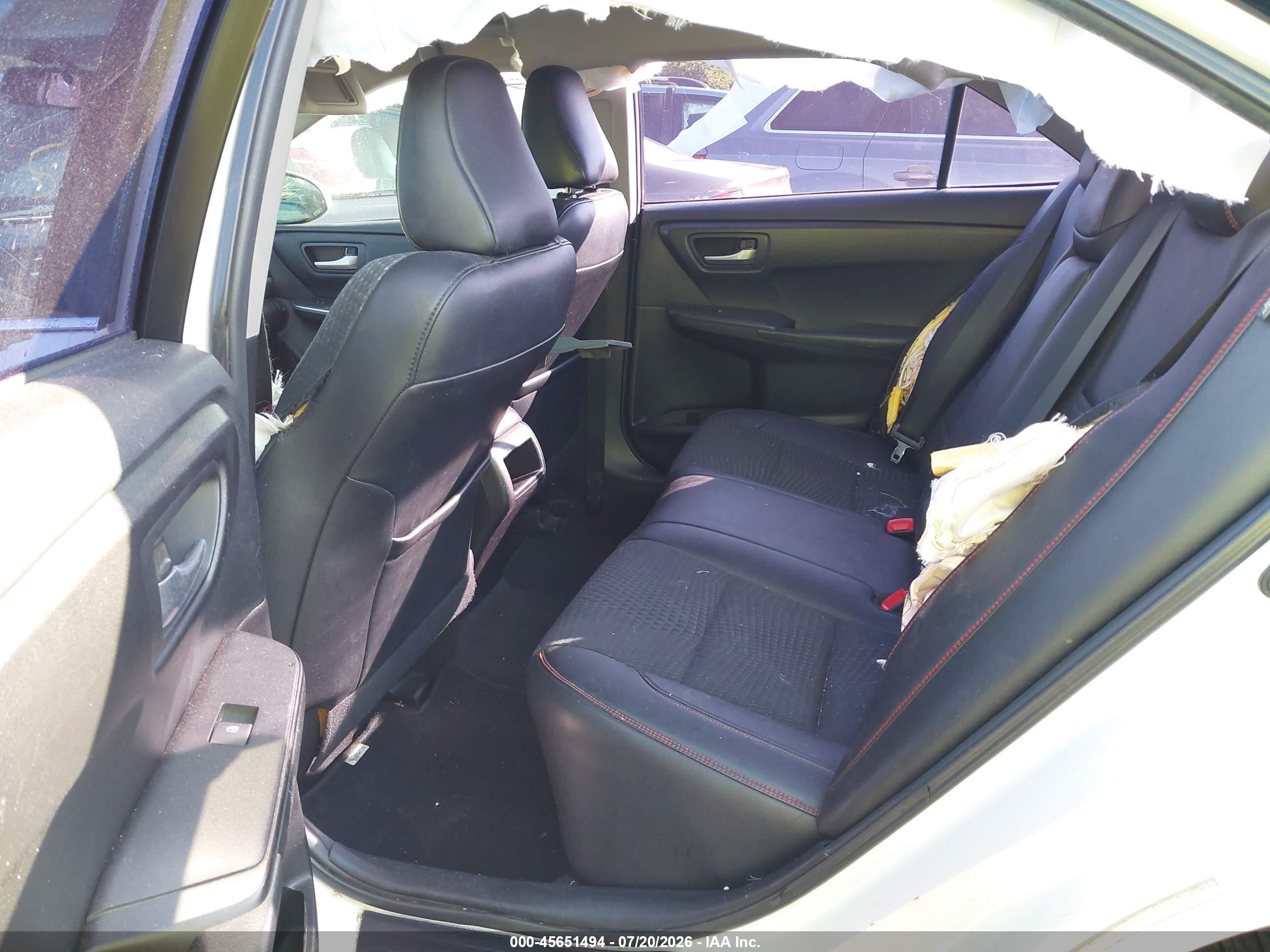 2015 Toyota Camry Se White vin: 4T1BF1FK3FU048420