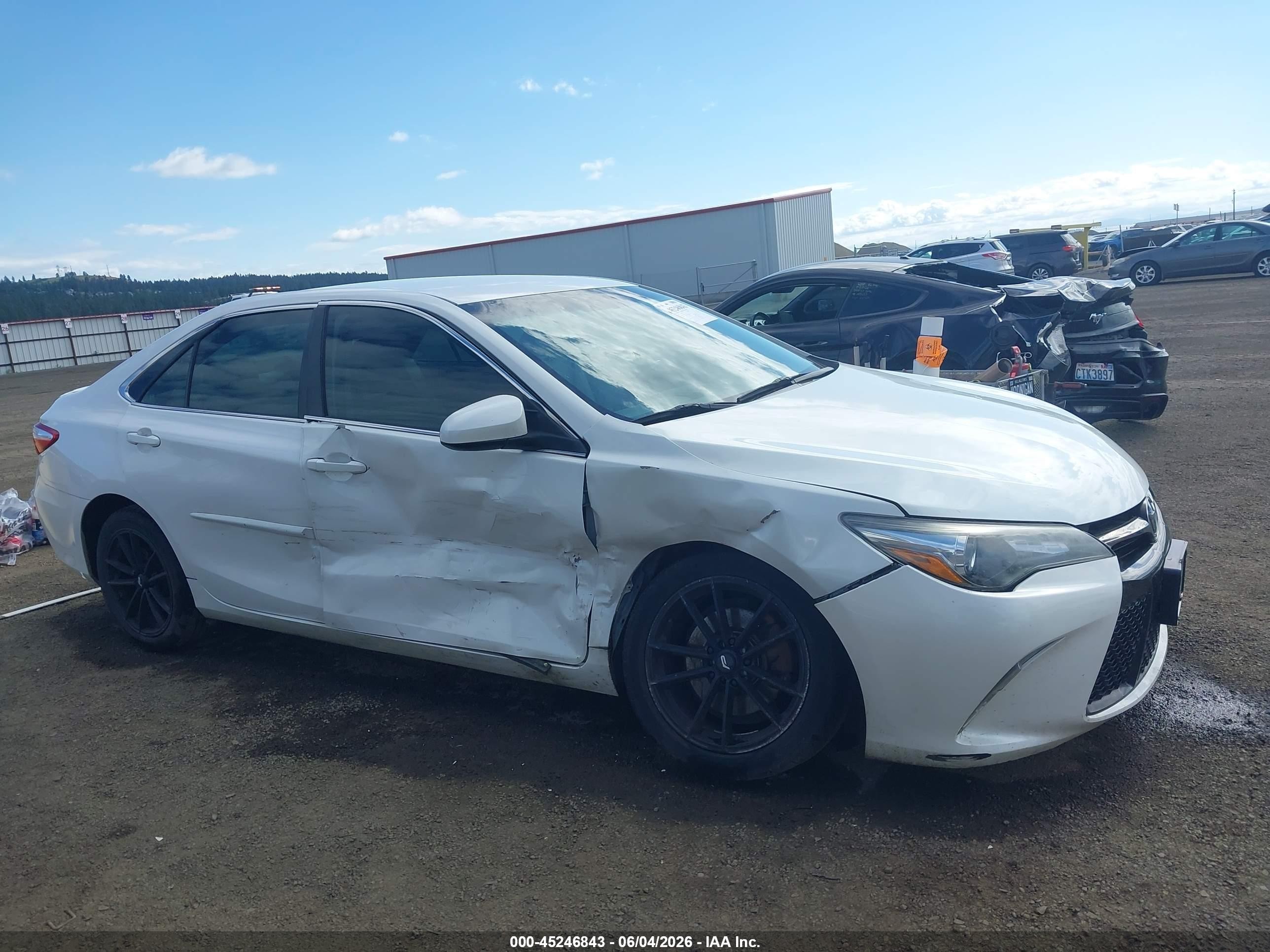 2015 Toyota Camry Se White vin: 4T1BF1FK3FU056176