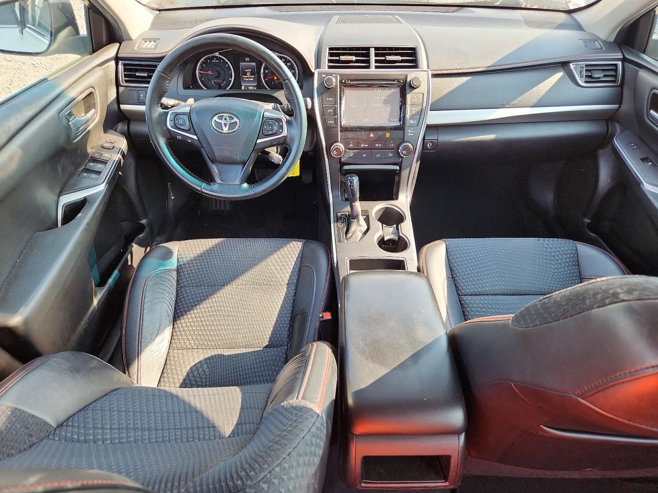 2015 Toyota Camry Se White vin: 4T1BF1FK3FU072524