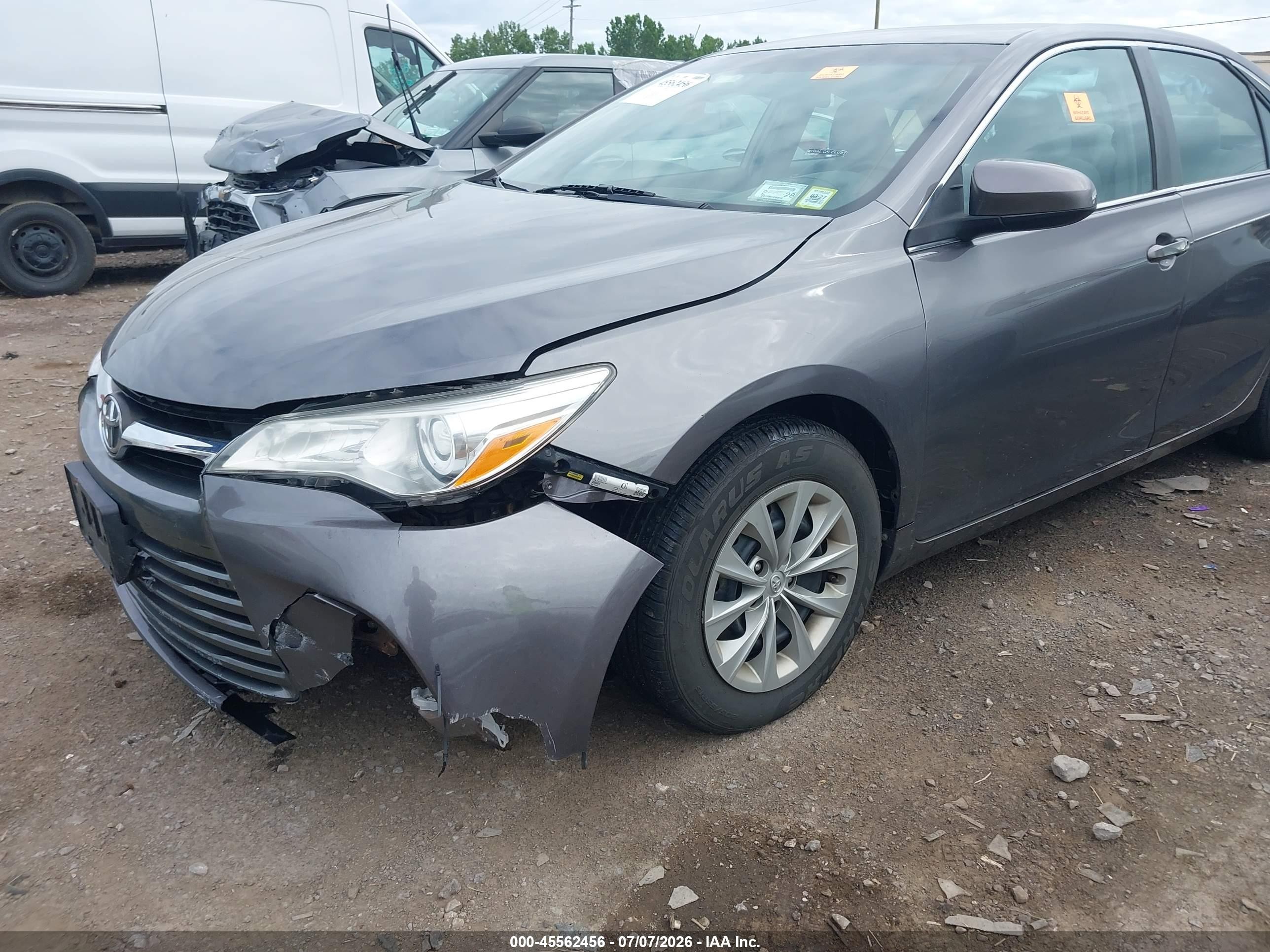 2015 Toyota Camry Le Gray vin: 4T1BF1FK3FU082213
