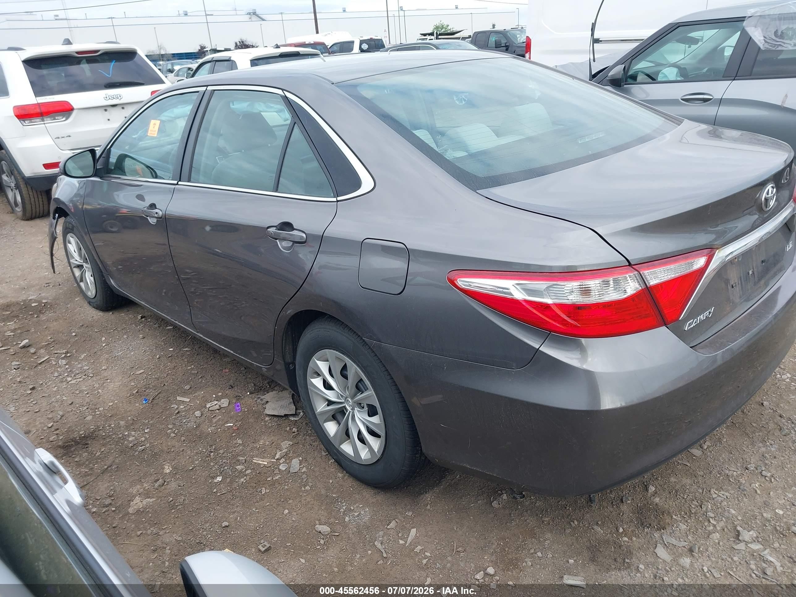 2015 Toyota Camry Le Gray vin: 4T1BF1FK3FU082213
