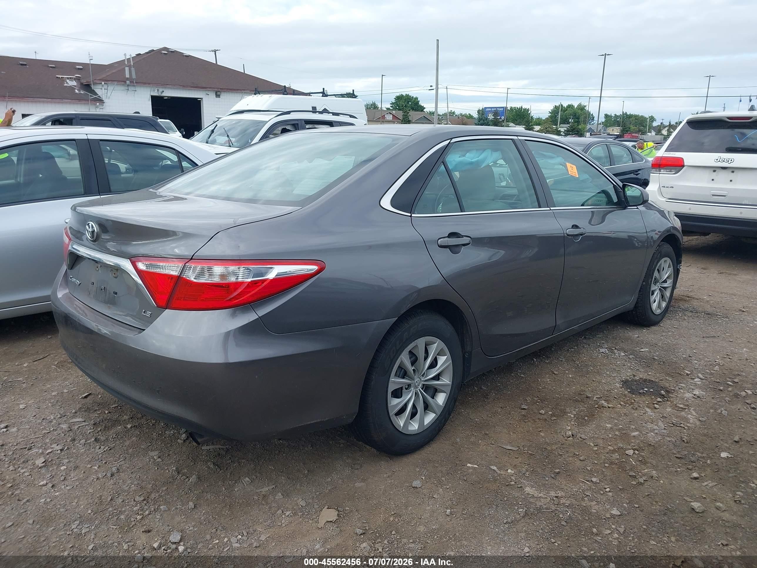 2015 Toyota Camry Le Gray vin: 4T1BF1FK3FU082213