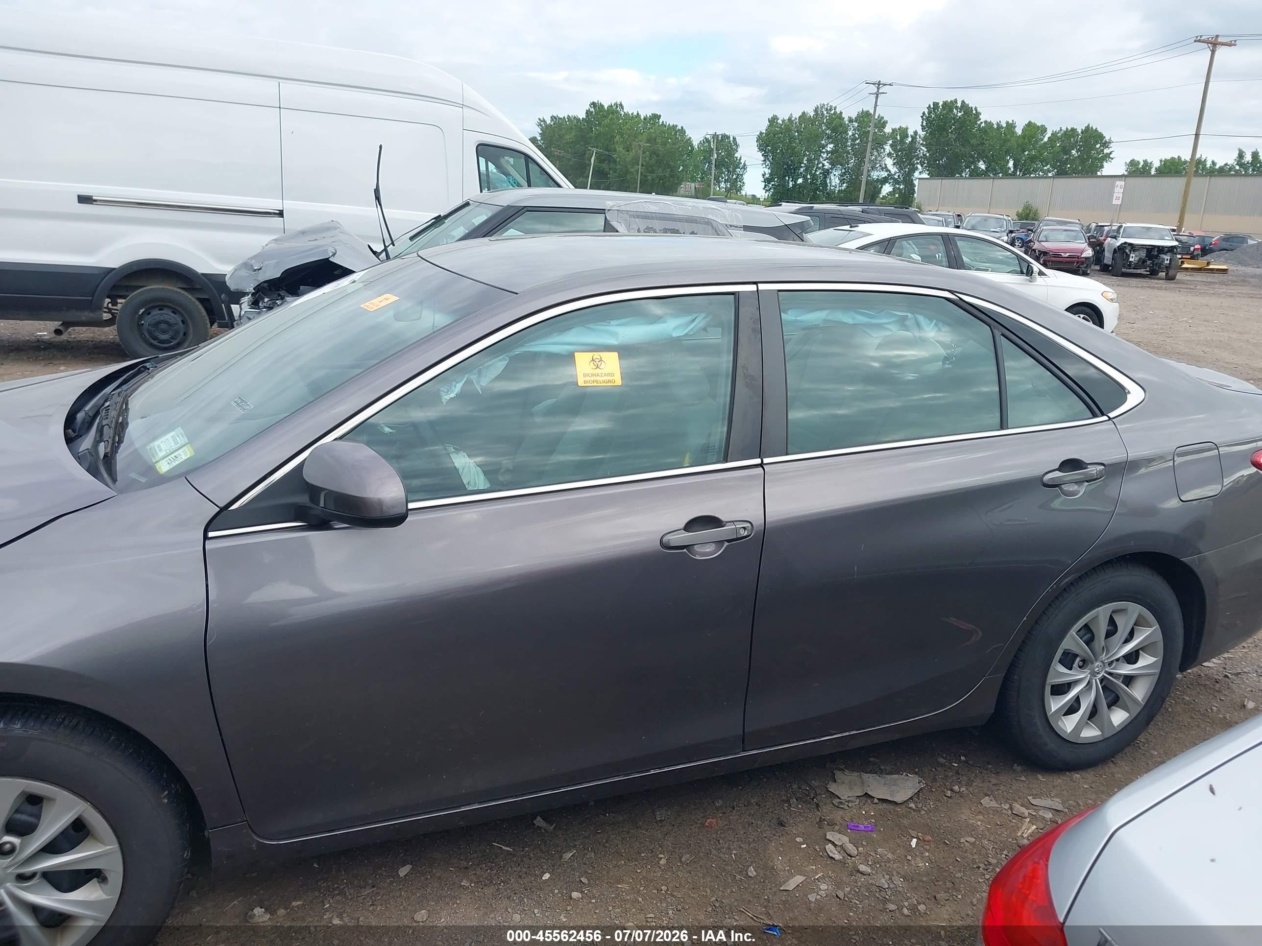 2015 Toyota Camry Le Gray vin: 4T1BF1FK3FU082213