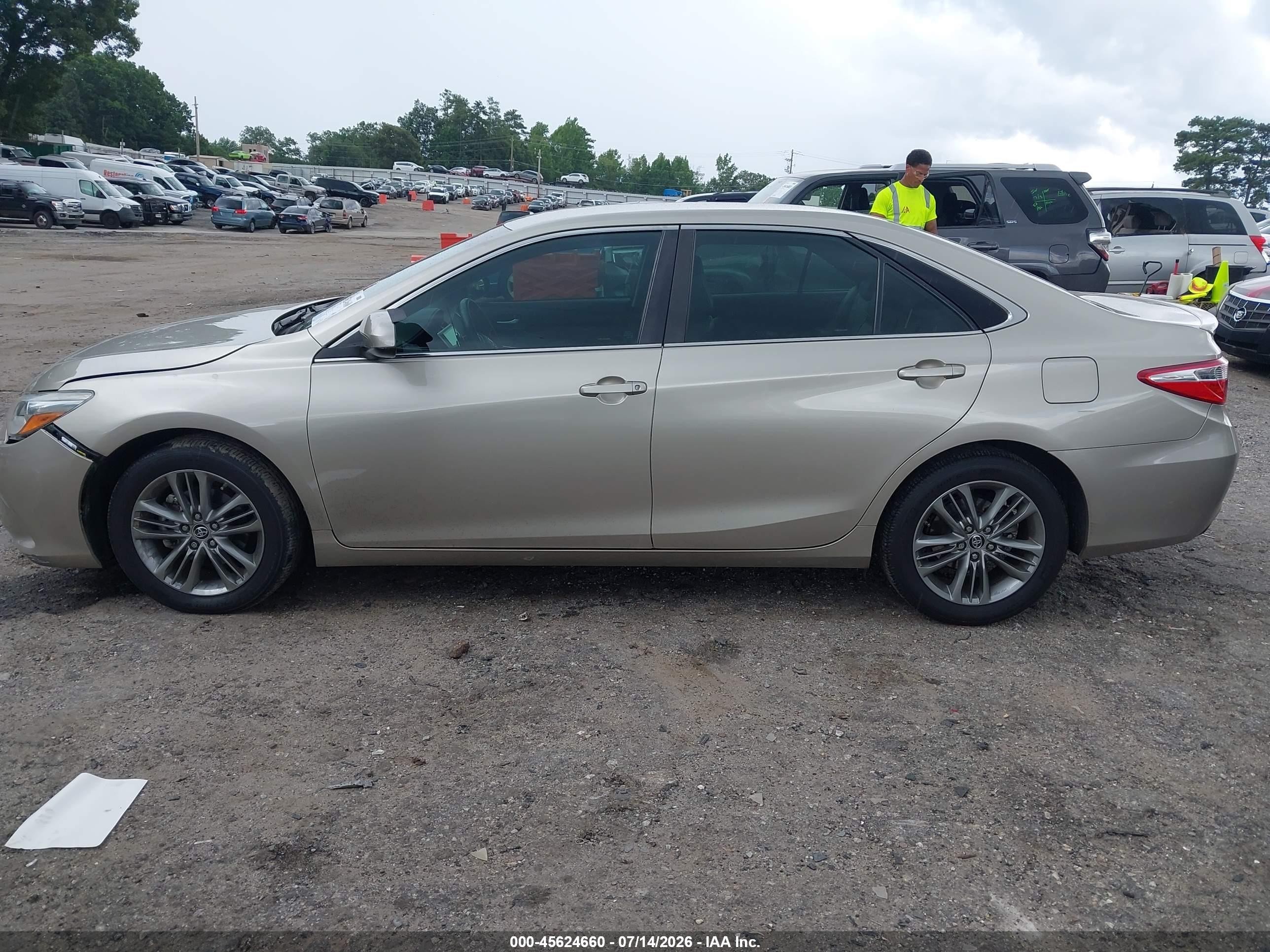 2015 Toyota Camry Se Beige vin: 4T1BF1FK3FU109555