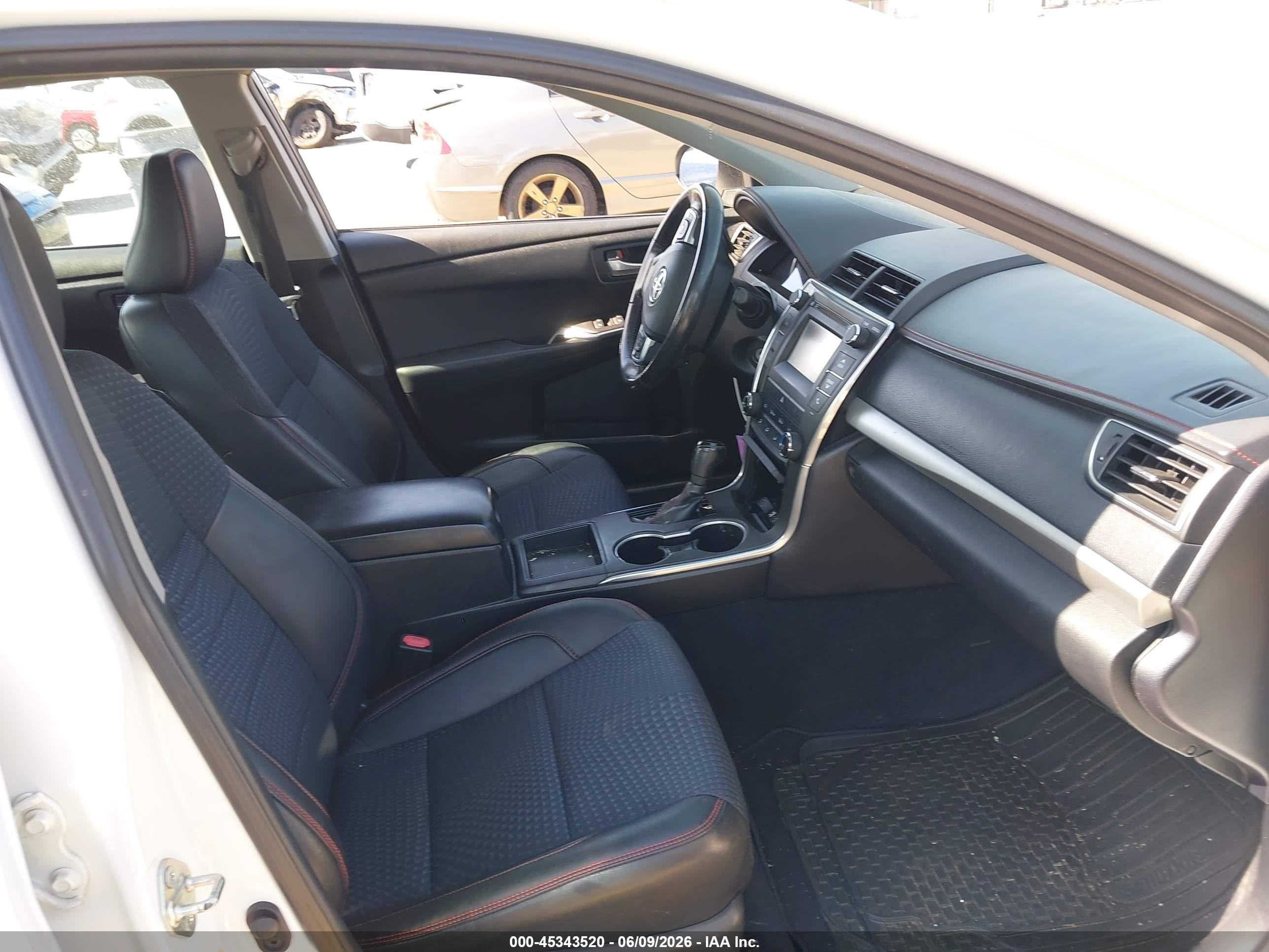 2015 Toyota Camry Se White vin: 4T1BF1FK3FU111547