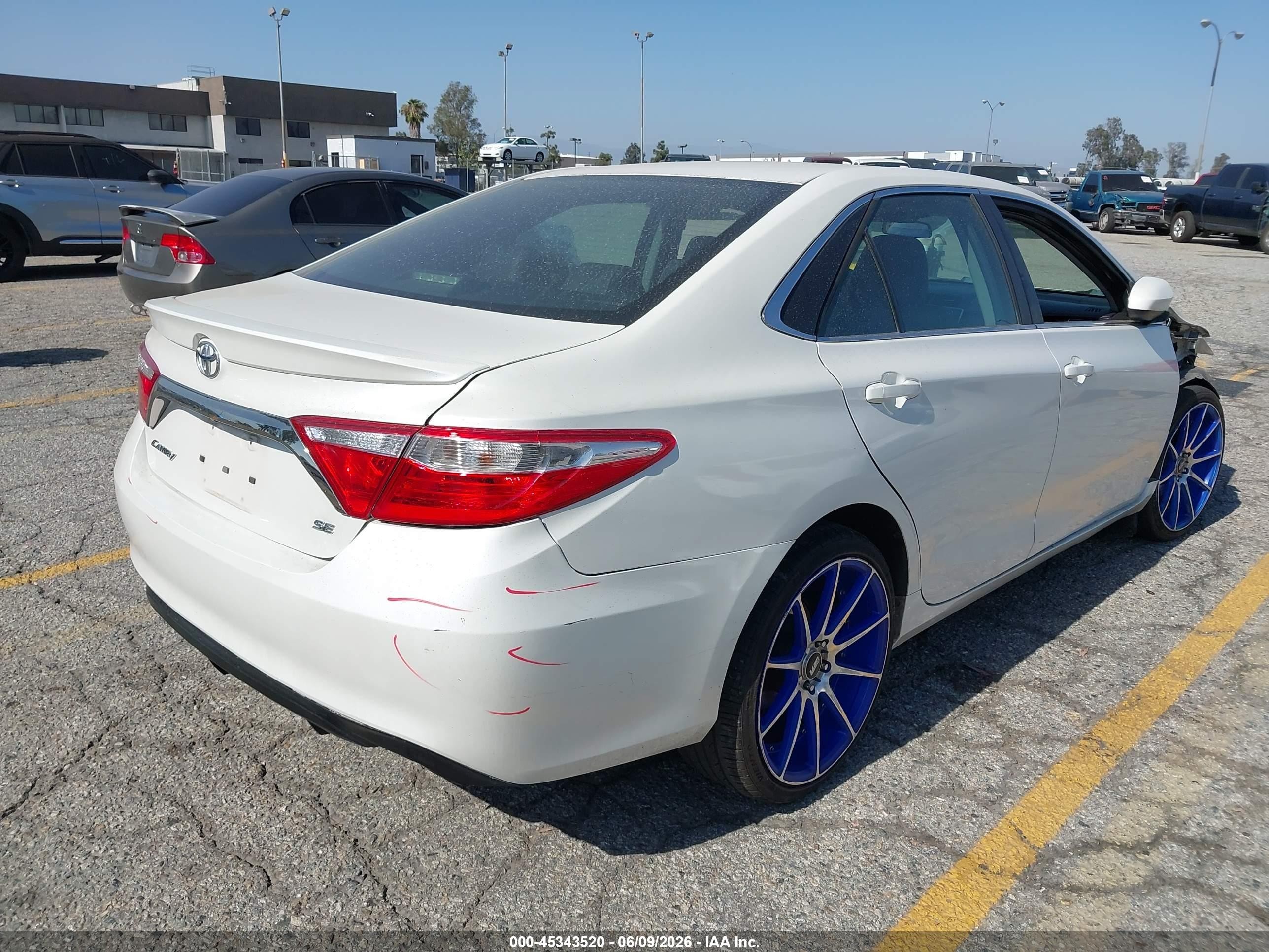 2015 Toyota Camry Se White vin: 4T1BF1FK3FU111547