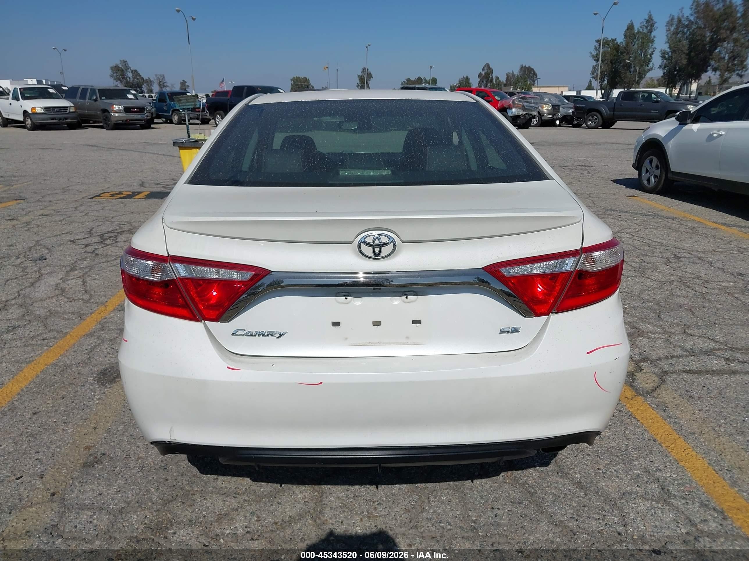 2015 Toyota Camry Se White vin: 4T1BF1FK3FU111547