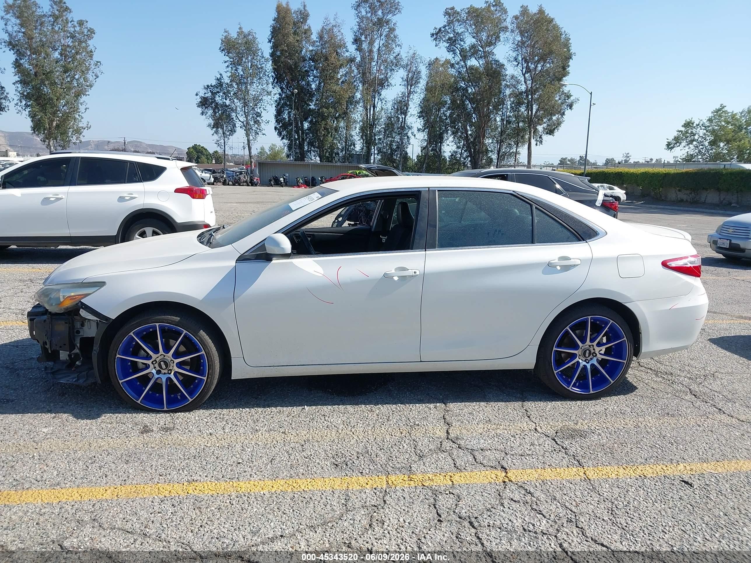 2015 Toyota Camry Se White vin: 4T1BF1FK3FU111547
