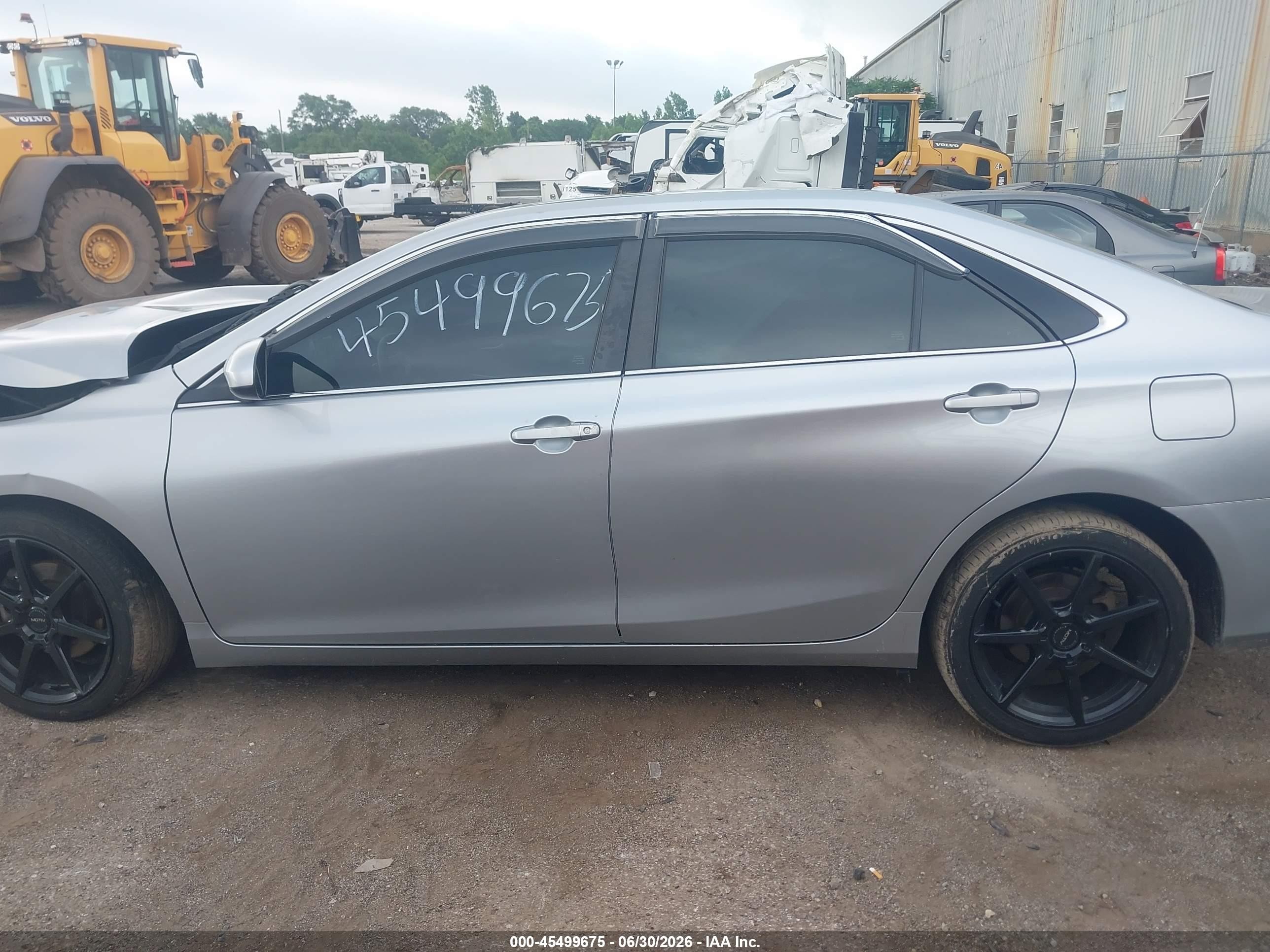 2015 Toyota Camry Se Silver vin: 4T1BF1FK3FU480618