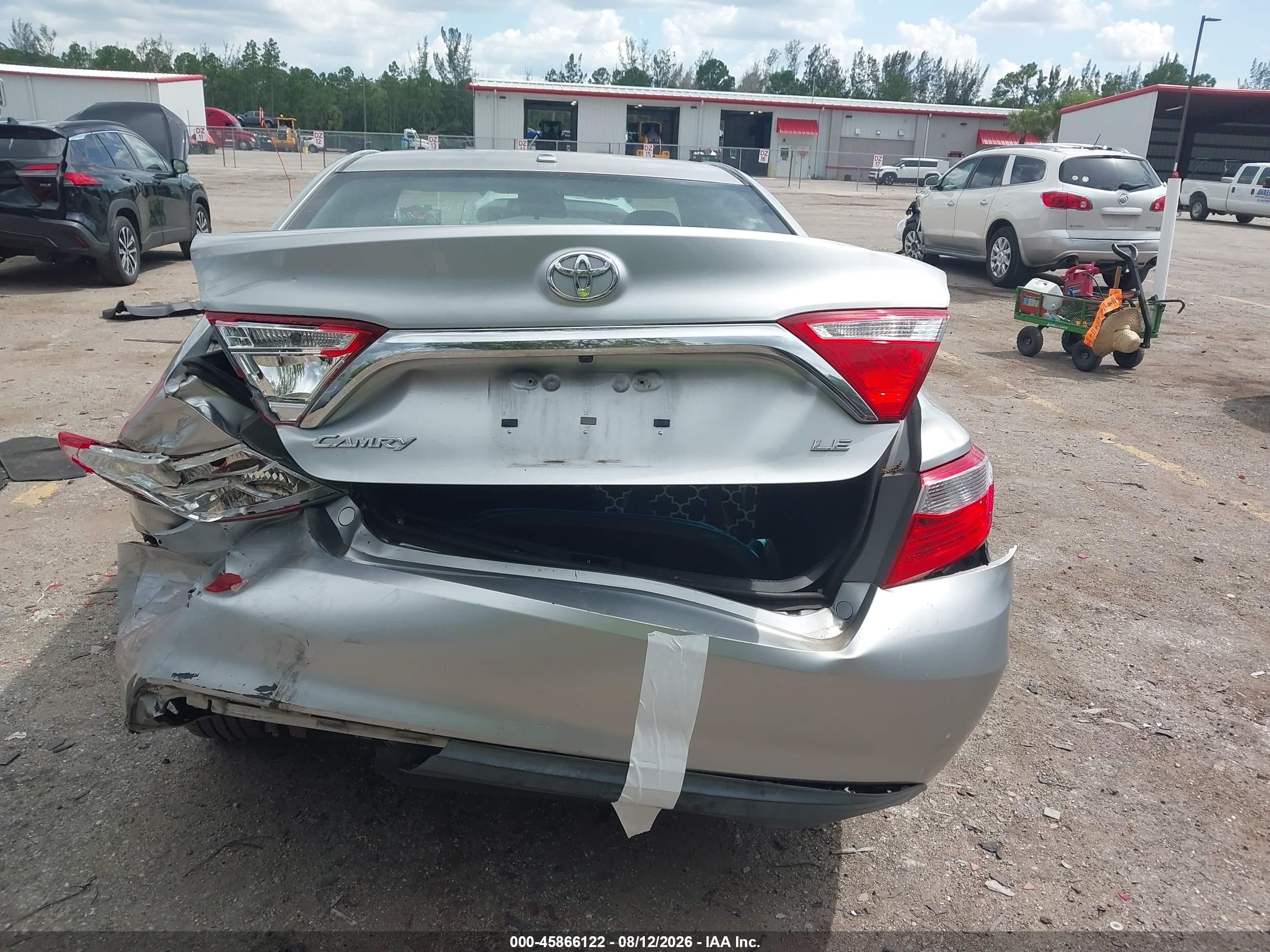 2015 Toyota Camry Le Silver vin: 4T1BF1FK3FU497872