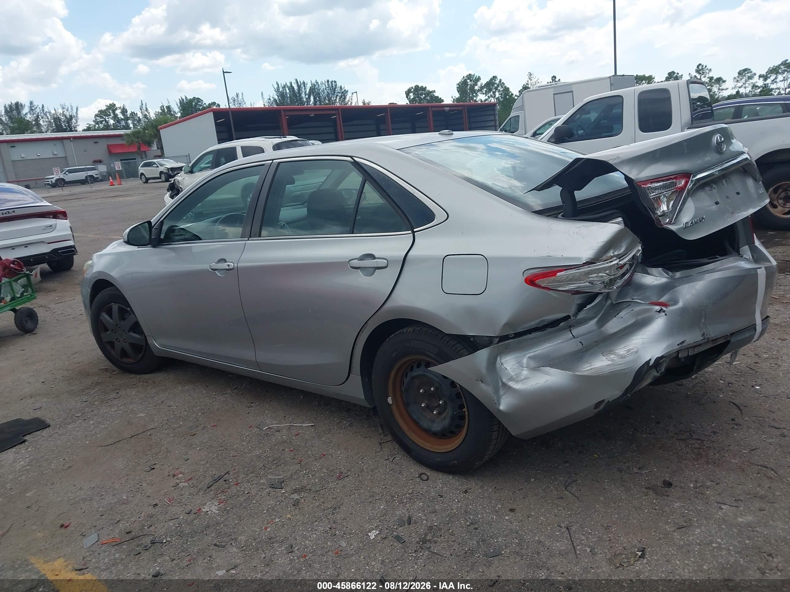 2015 Toyota Camry Le Silver vin: 4T1BF1FK3FU497872