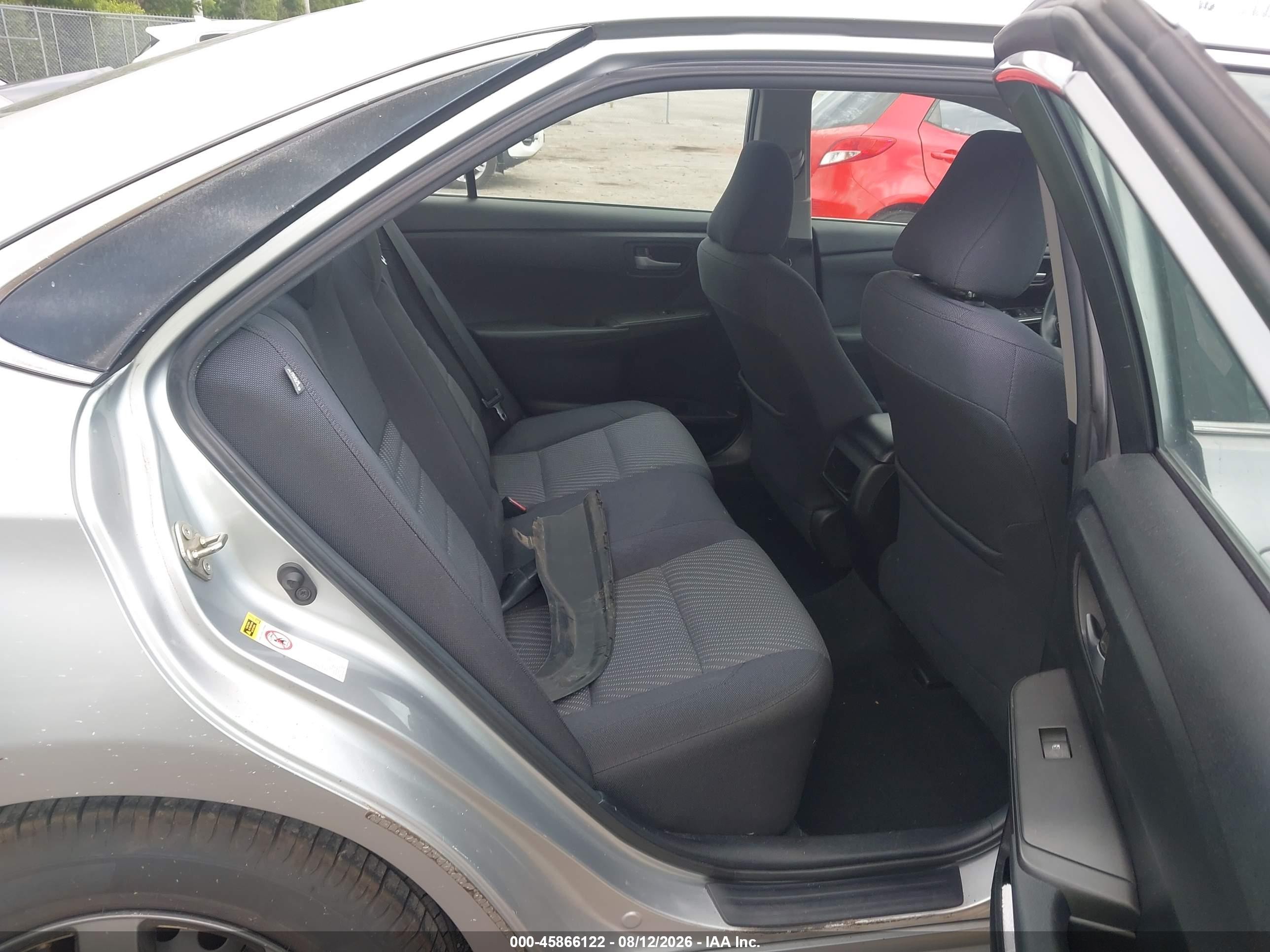 2015 Toyota Camry Le Silver vin: 4T1BF1FK3FU497872