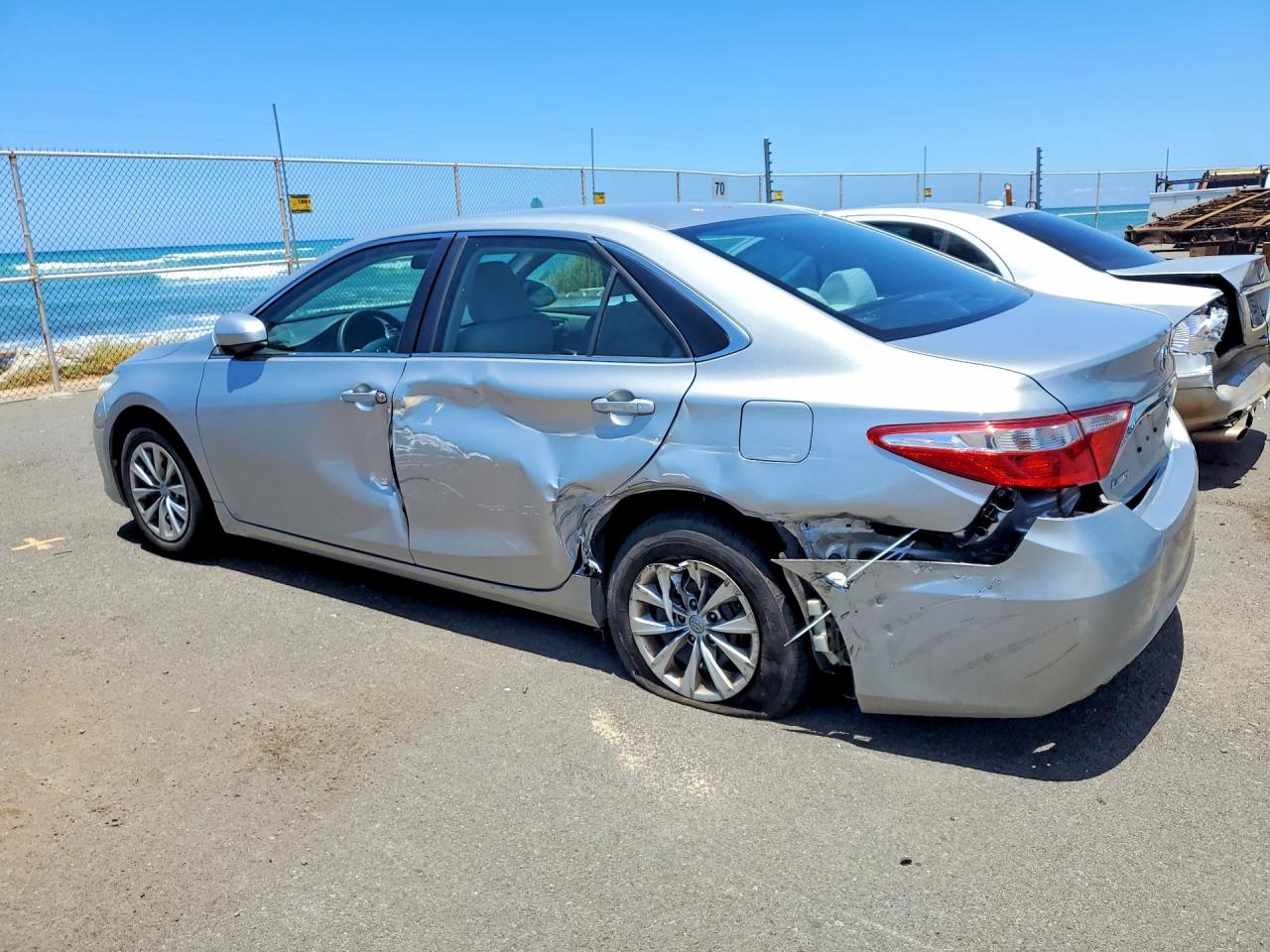 2015 Toyota Camry Le Gray vin: 4T1BF1FK3FU884423