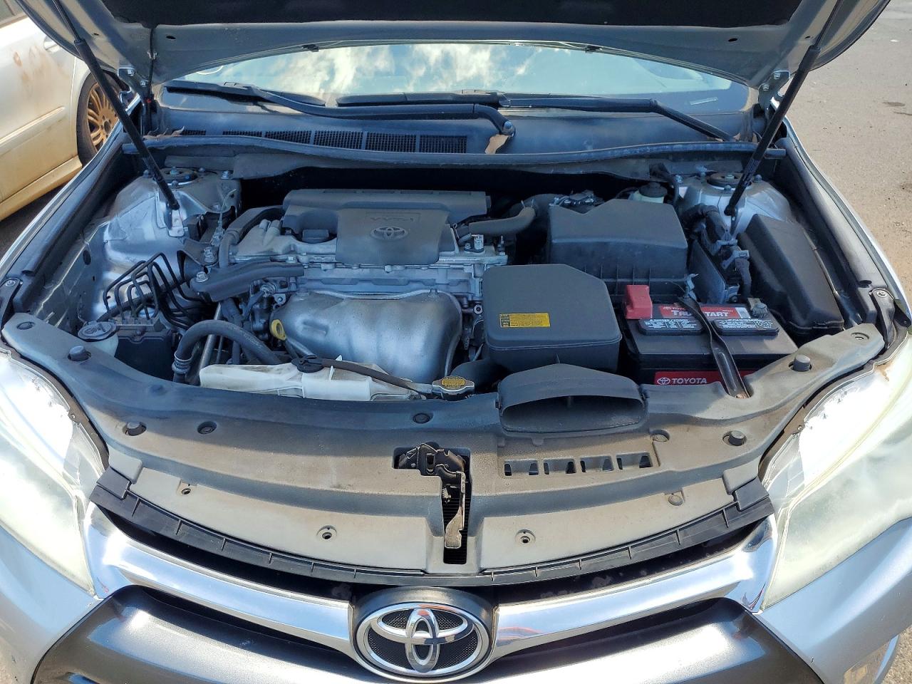 2015 Toyota Camry Le Gray vin: 4T1BF1FK3FU884423