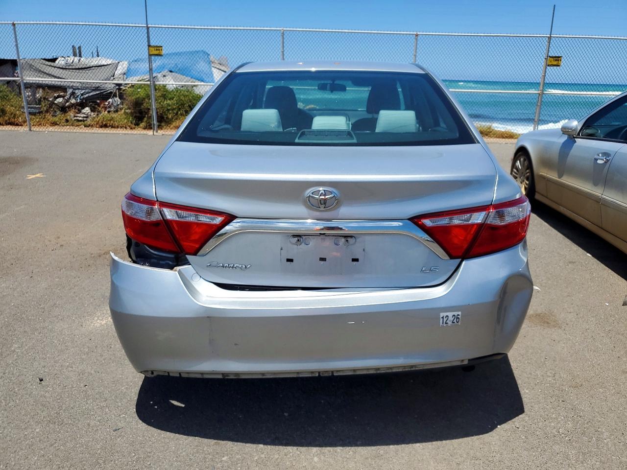 2015 Toyota Camry Le Gray vin: 4T1BF1FK3FU884423