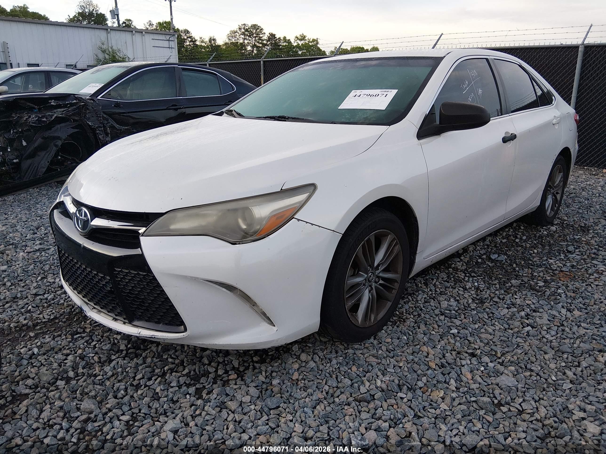 2015 Toyota Camry Se White vin: 4T1BF1FK3FU895275