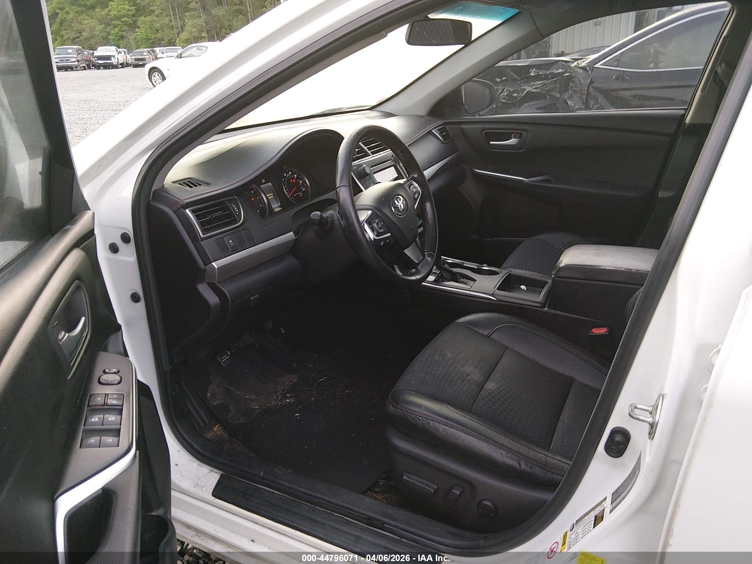 2015 Toyota Camry Se White vin: 4T1BF1FK3FU895275