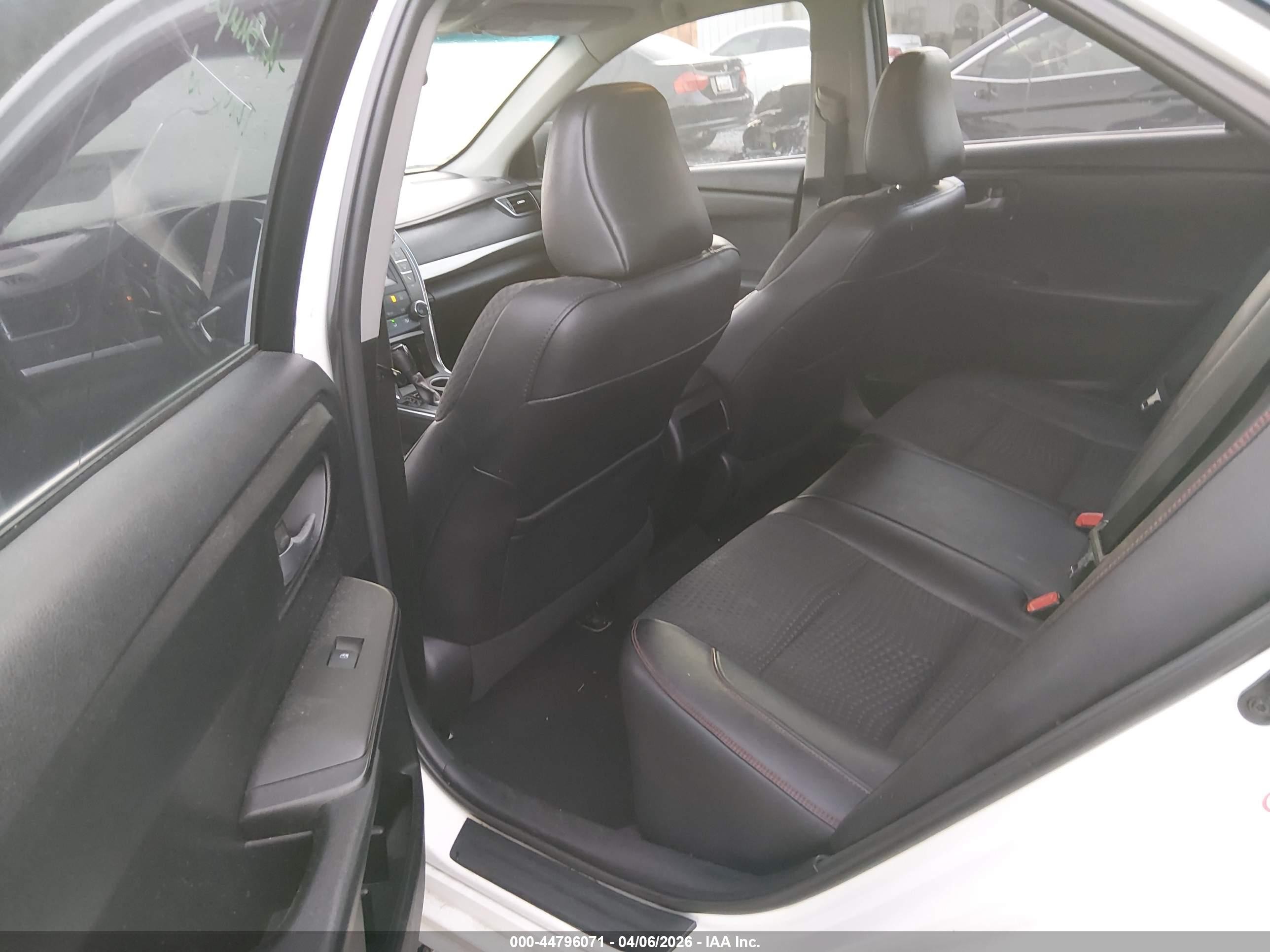 2015 Toyota Camry Se White vin: 4T1BF1FK3FU895275