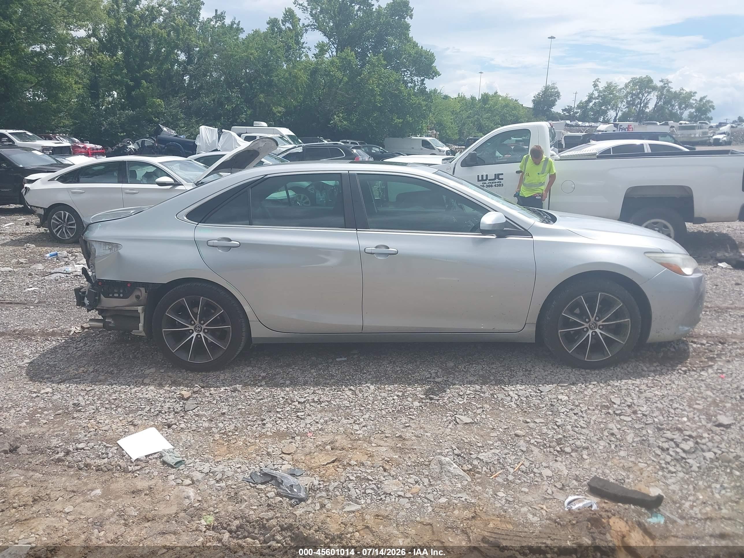 2015 Toyota Camry Xse Silver vin: 4T1BF1FK3FU897141