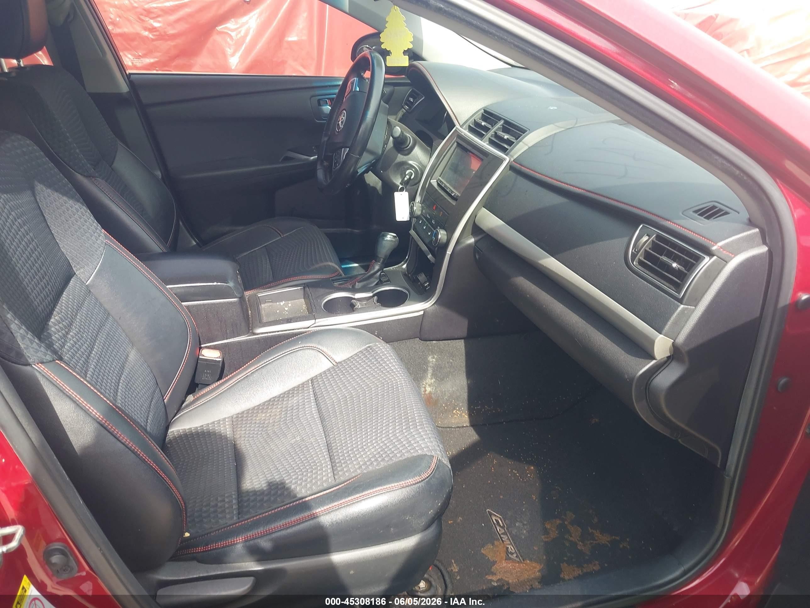 2015 Toyota Camry Se Red vin: 4T1BF1FK3FU900331