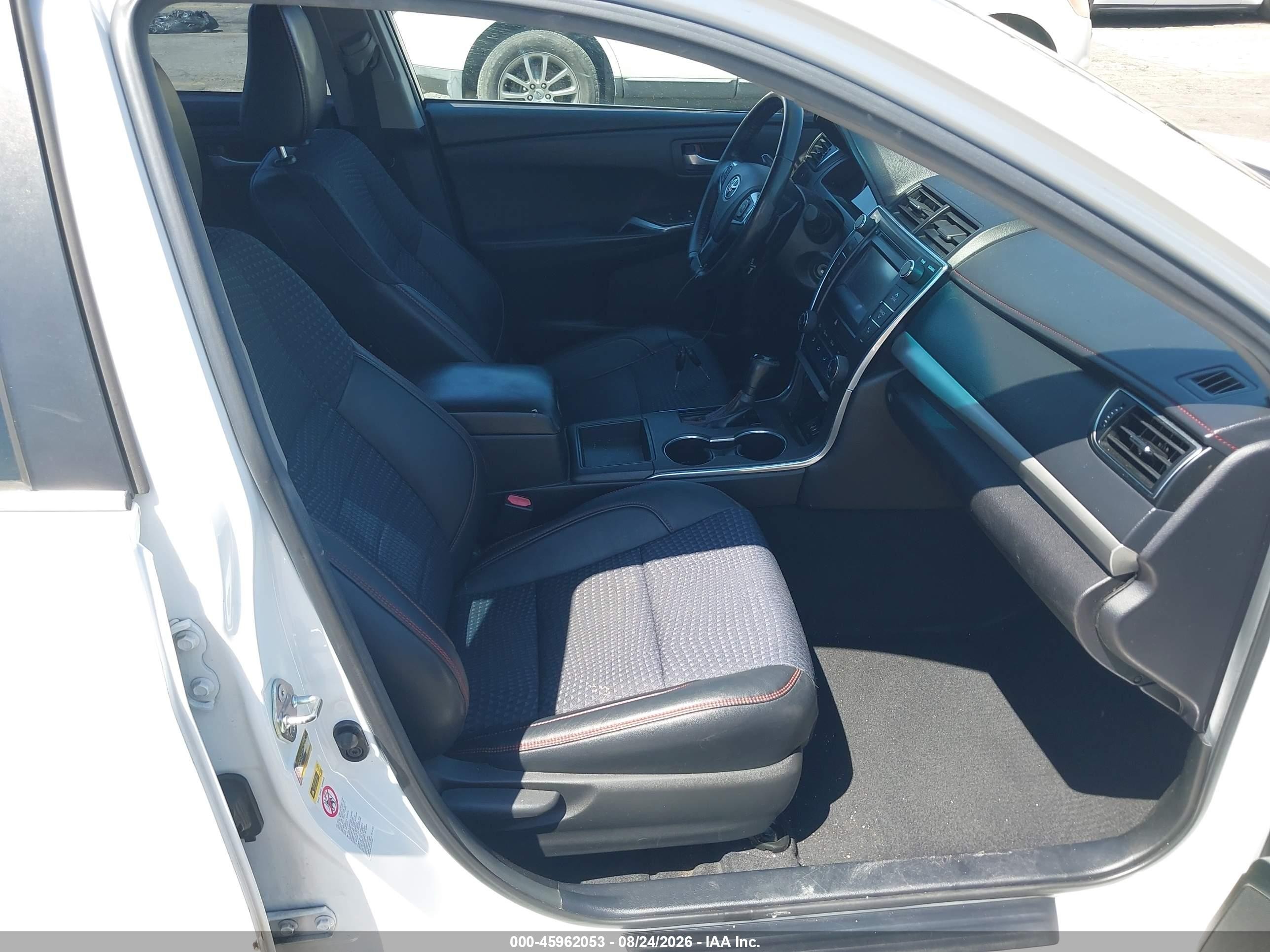 2015 Toyota Camry Se White vin: 4T1BF1FK3FU902323