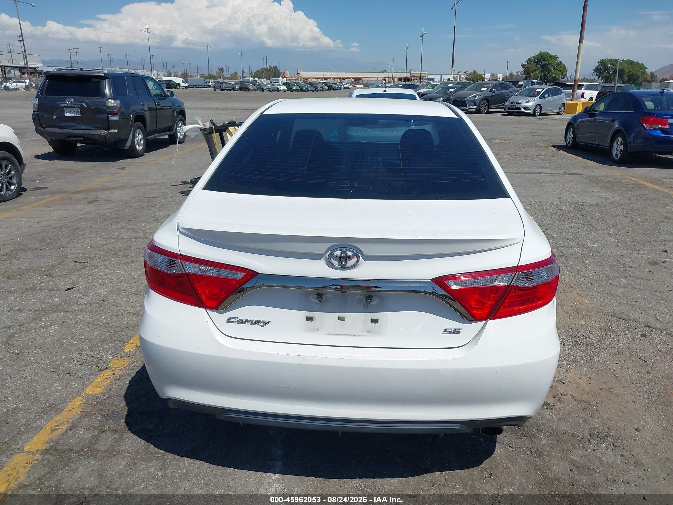2015 Toyota Camry Se White vin: 4T1BF1FK3FU902323