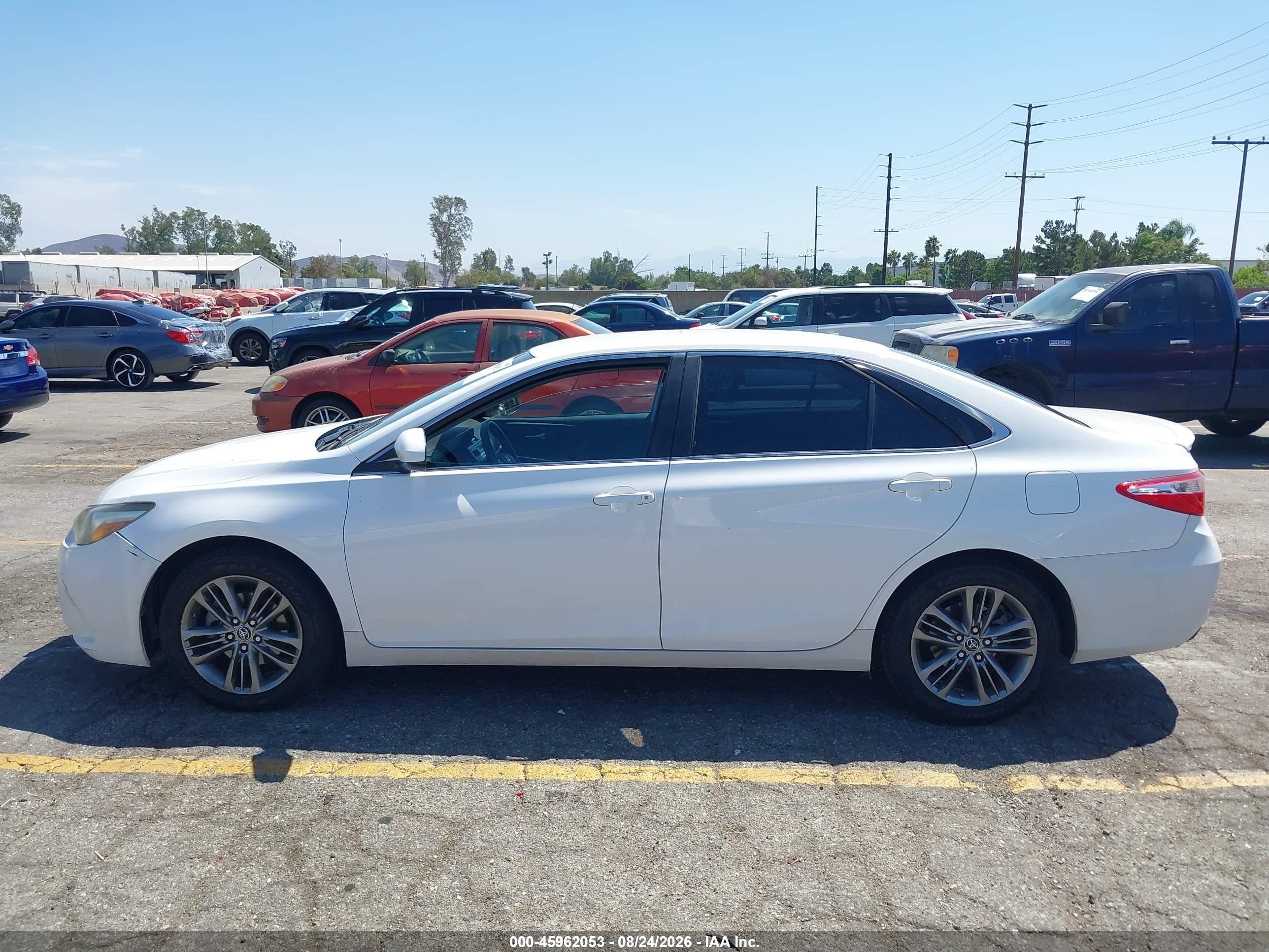 2015 Toyota Camry Se White vin: 4T1BF1FK3FU902323