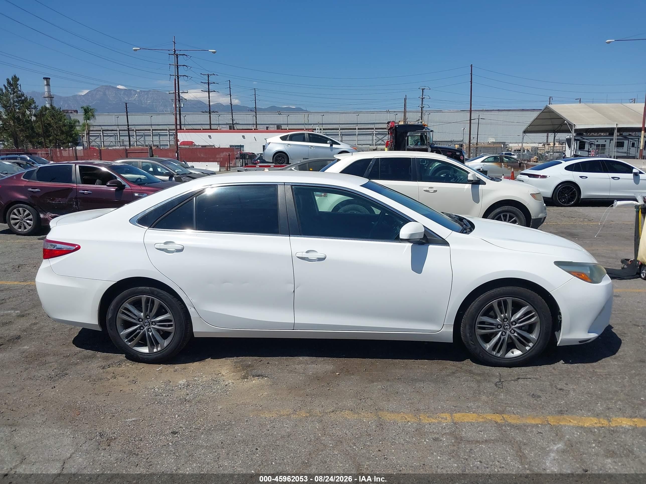 2015 Toyota Camry Se White vin: 4T1BF1FK3FU902323