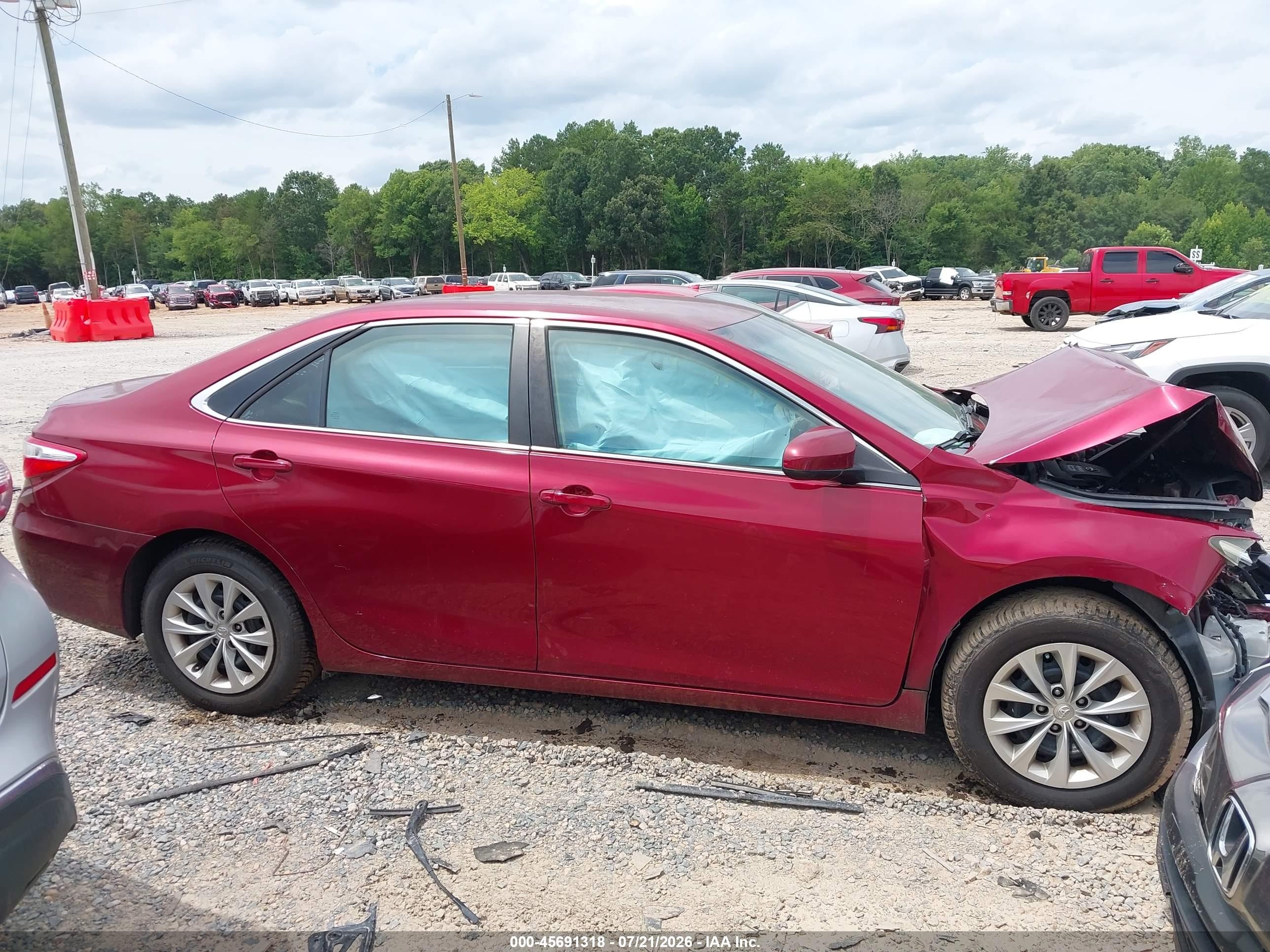 2015 Toyota Camry Le Red vin: 4T1BF1FK3FU903276