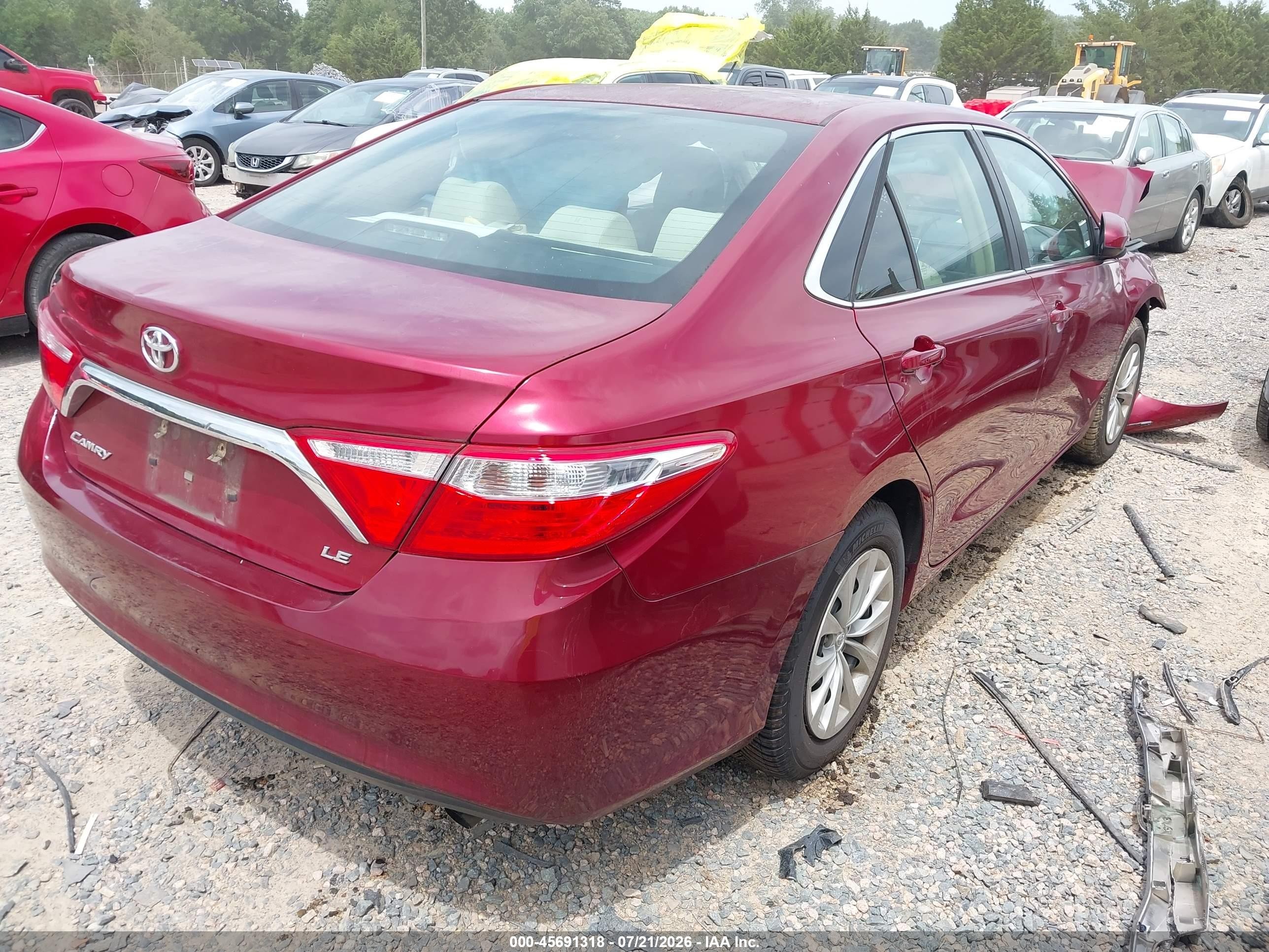 2015 Toyota Camry Le Red vin: 4T1BF1FK3FU903276