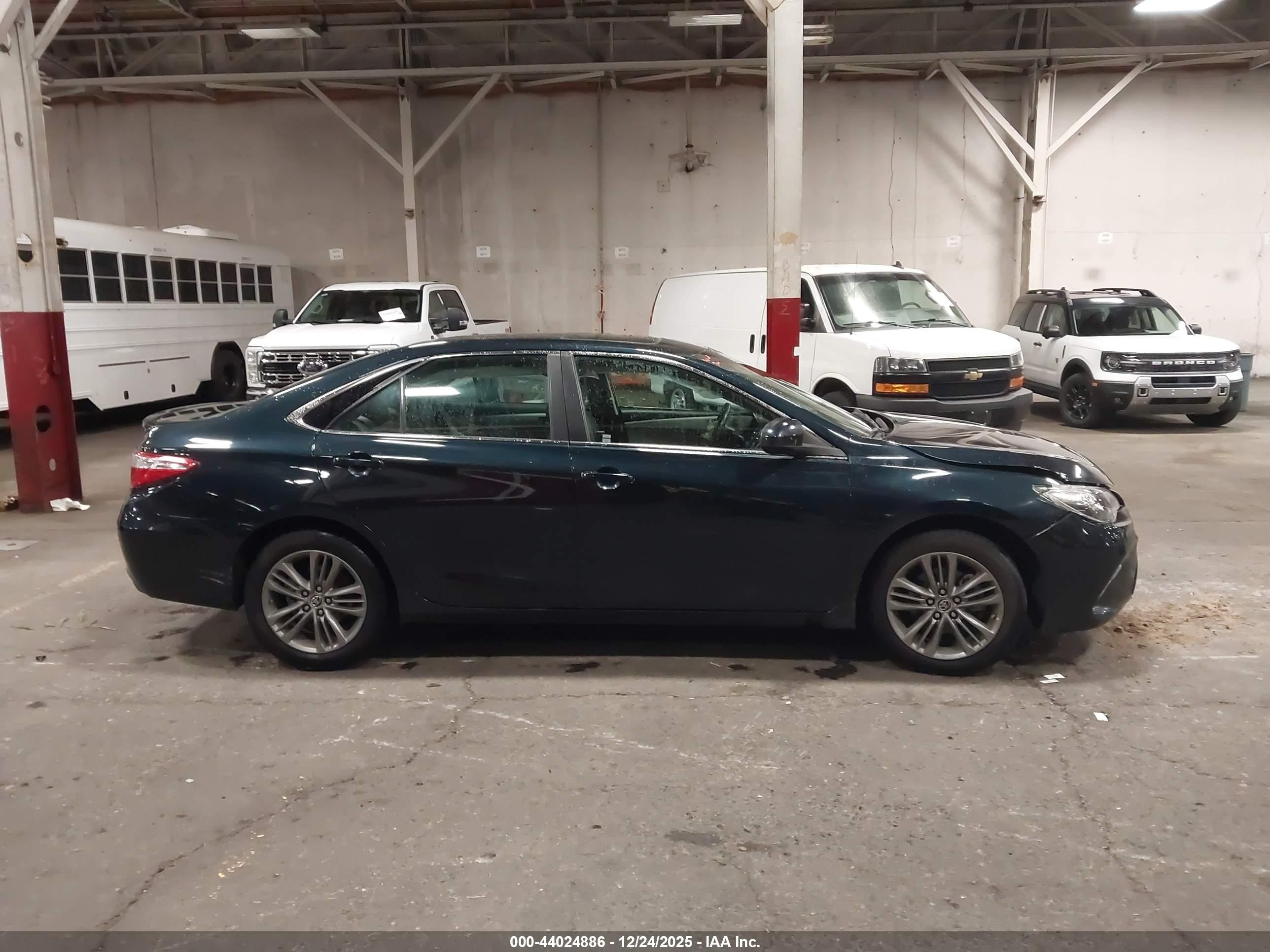 2015 Toyota Camry Se Синий vin: 4T1BF1FK3FU904640