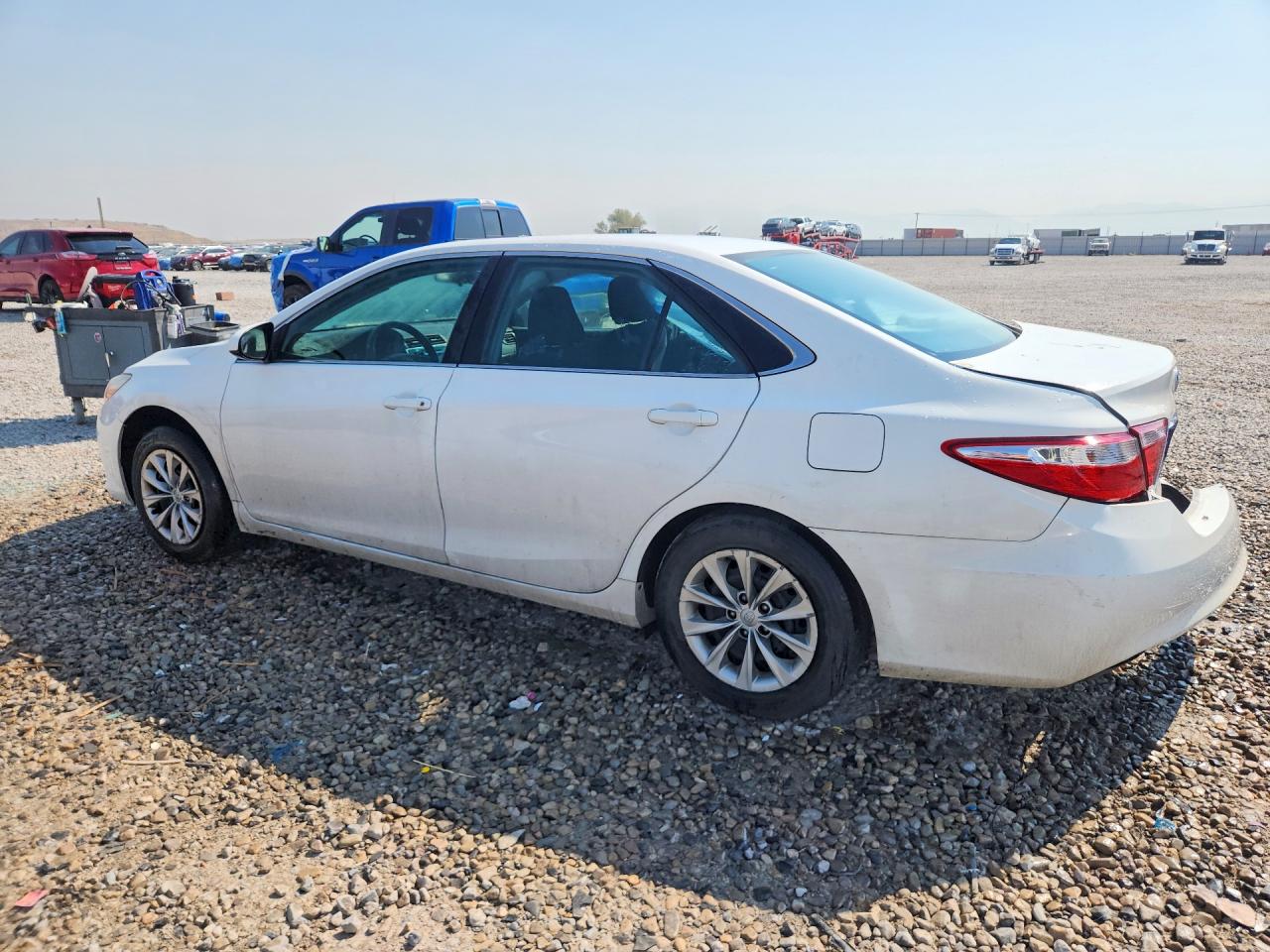 2015 Toyota Camry Le White vin: 4T1BF1FK3FU907828