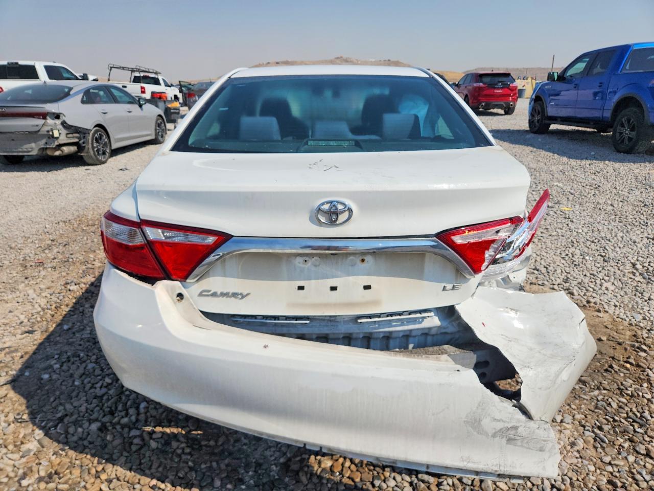 2015 Toyota Camry Le White vin: 4T1BF1FK3FU907828
