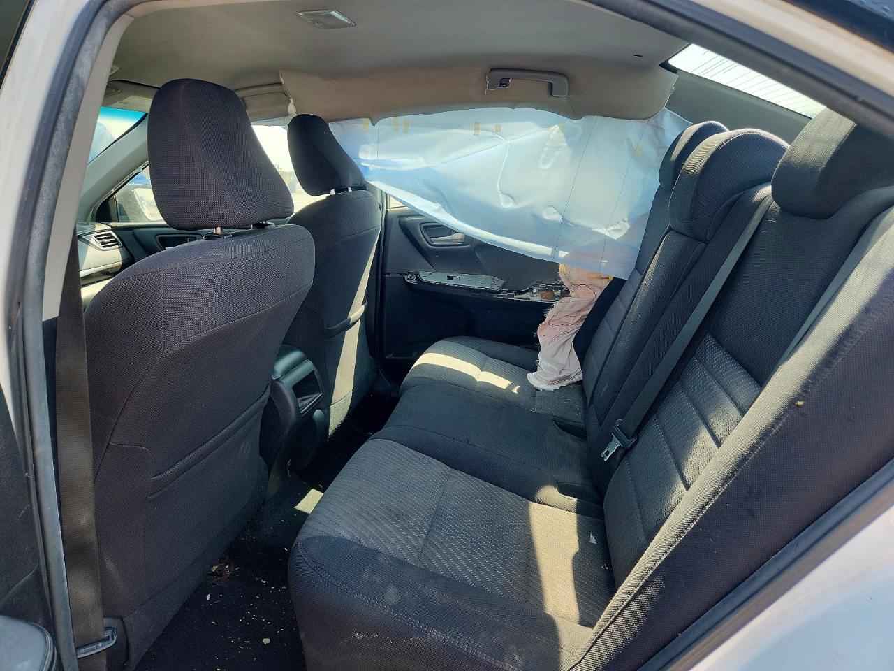 2015 Toyota Camry Le White vin: 4T1BF1FK3FU907828