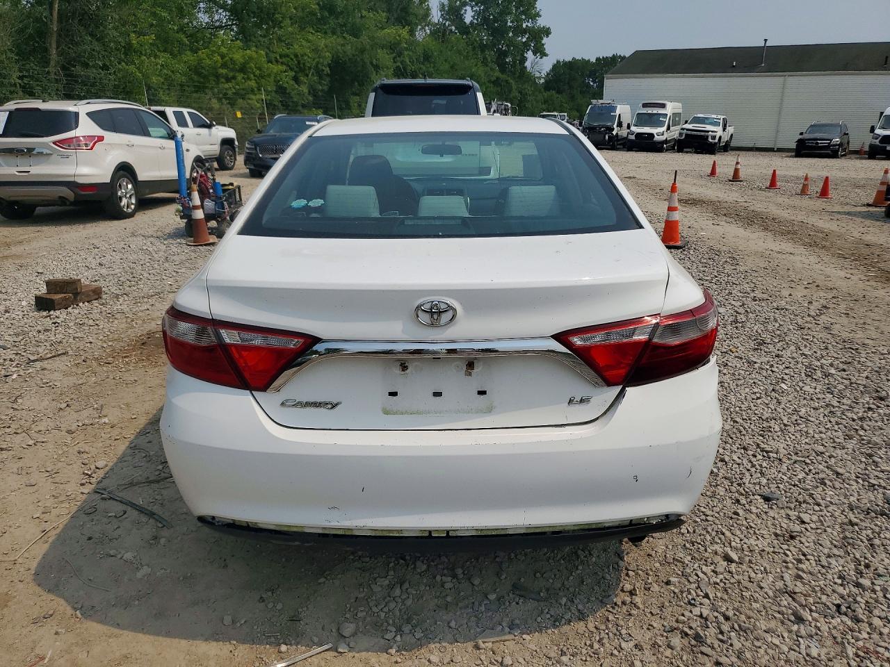 2015 Toyota Camry Le Белый vin: 4T1BF1FK3FU926430