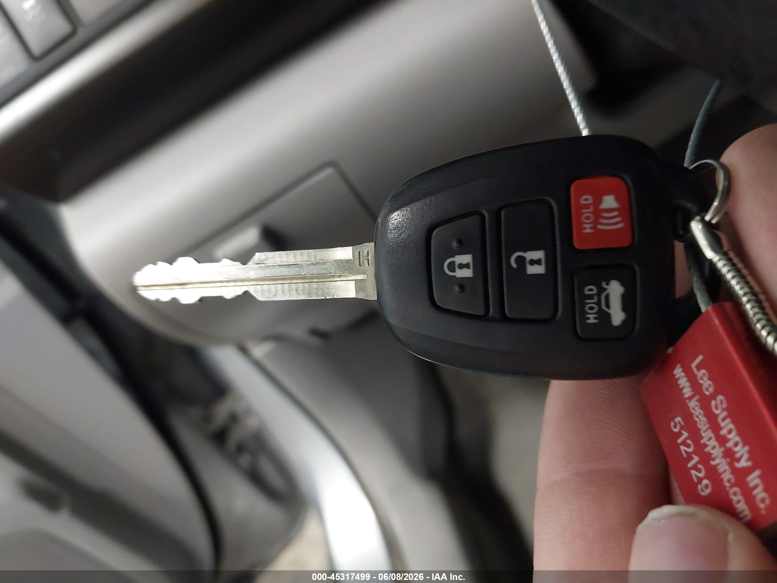 2015 Toyota Camry Le Серебряный vin: 4T1BF1FK3FU932115