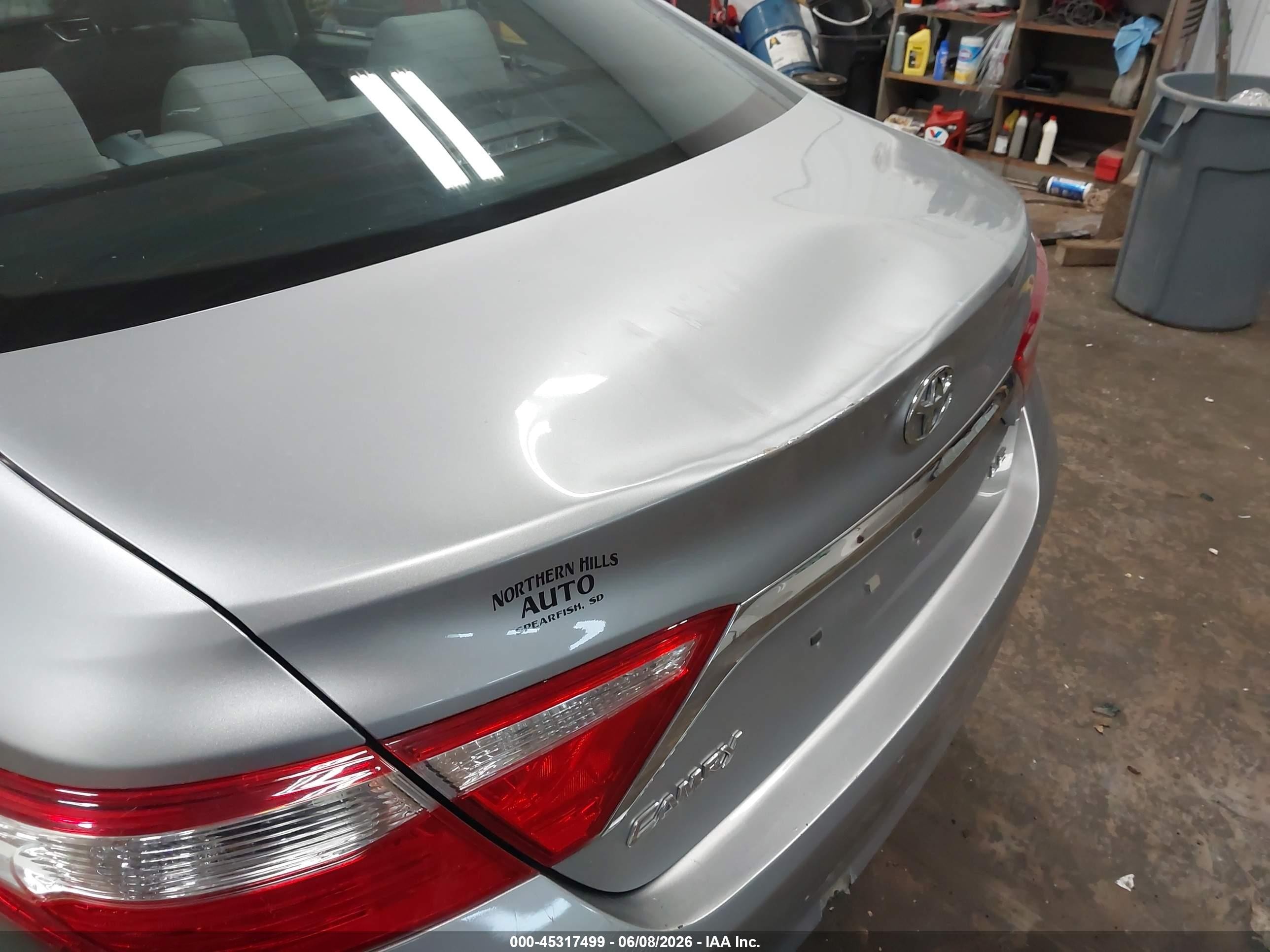 2015 Toyota Camry Le Серебряный vin: 4T1BF1FK3FU932115