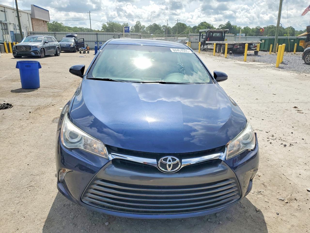 2015 Toyota Camry Le Blue vin: 4T1BF1FK3FU942868