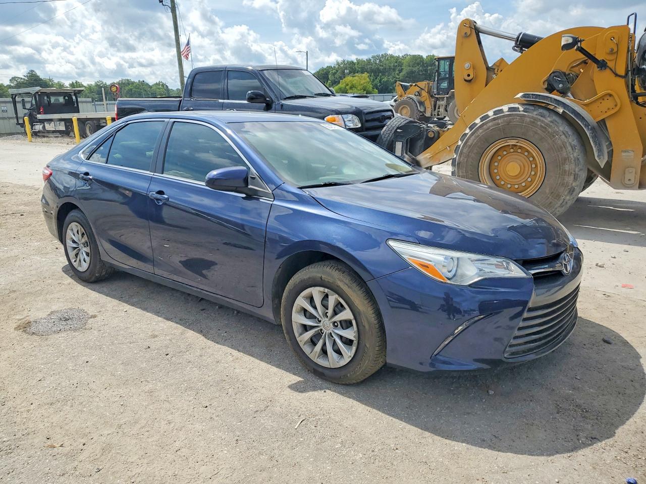 2015 Toyota Camry Le Blue vin: 4T1BF1FK3FU942868