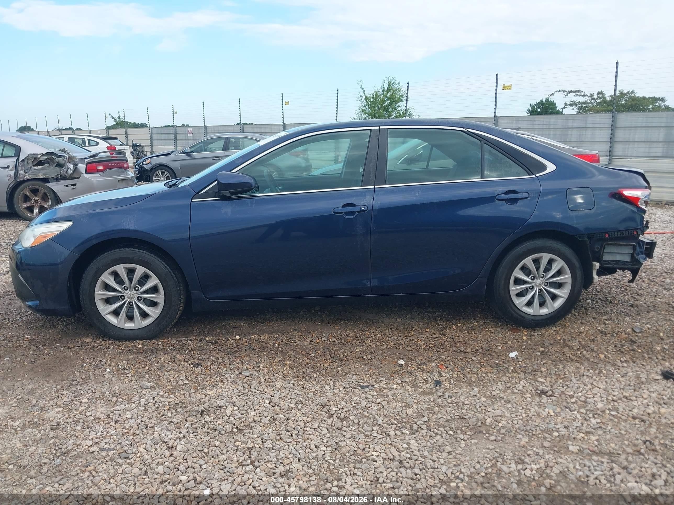 2015 Toyota Camry Le Blue vin: 4T1BF1FK3FU949965