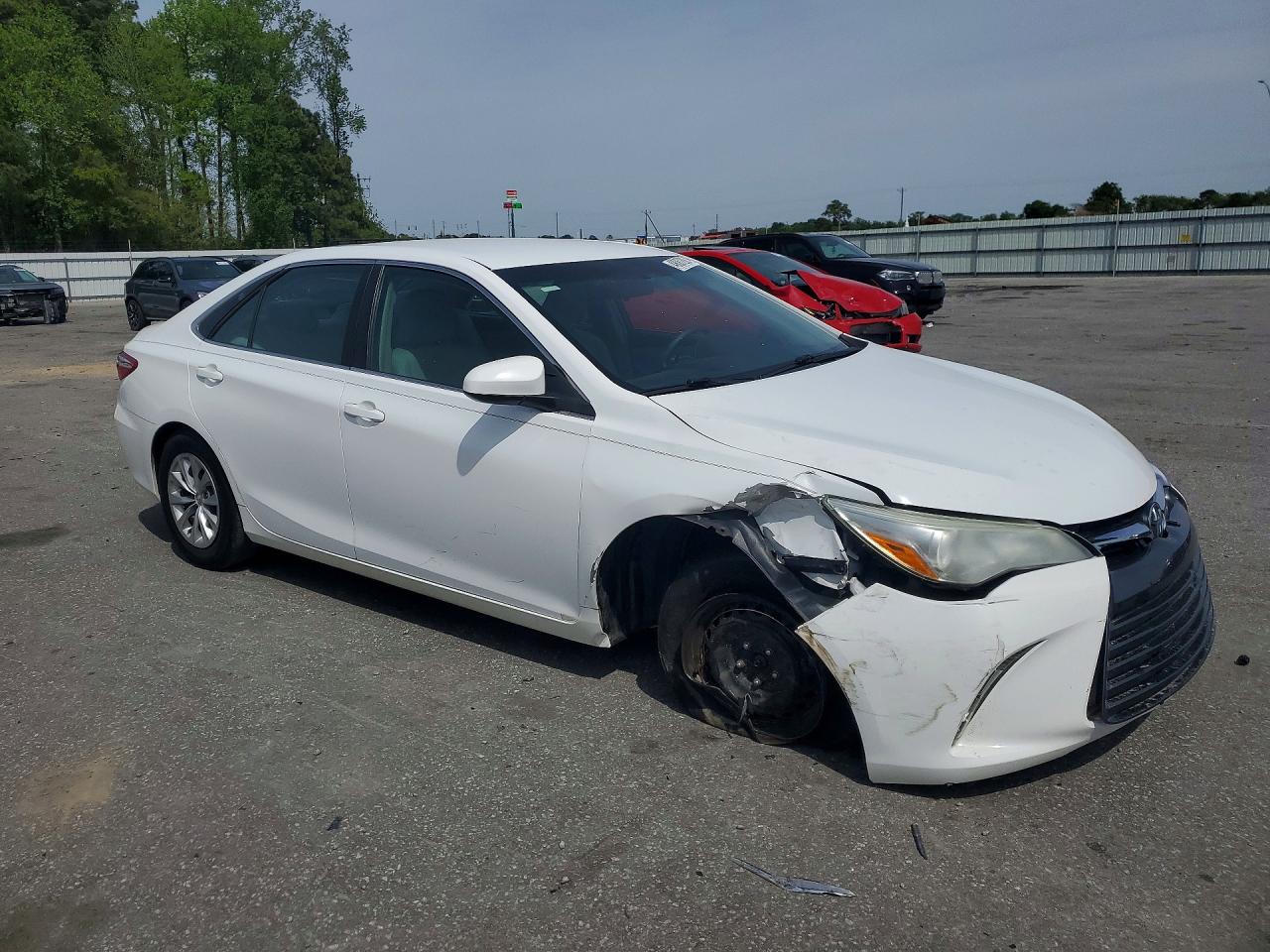 2015 Toyota Camry Le White vin: 4T1BF1FK3FU967270